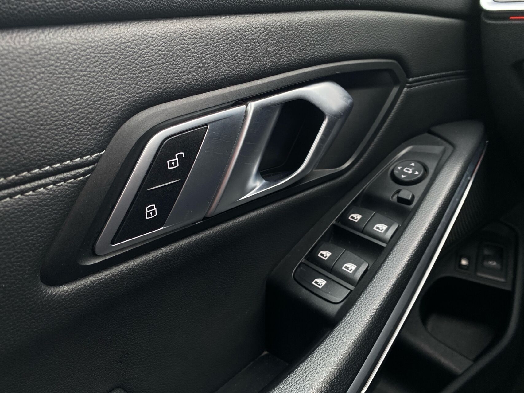 Billede af BMW 330e Touring 2,0 Plugin-hybrid Sport Line Steptronic 292HK Stc 8g Aut.