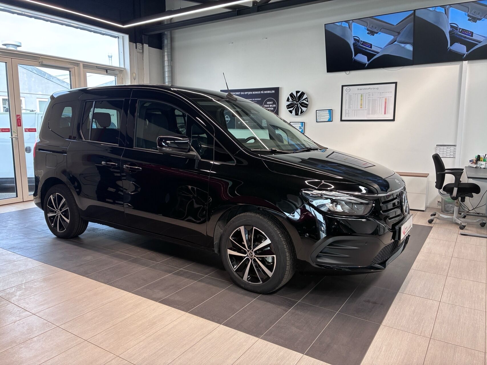 Billede af Mercedes-Benz EQT 200 EL Progressive 122HK Aut.
