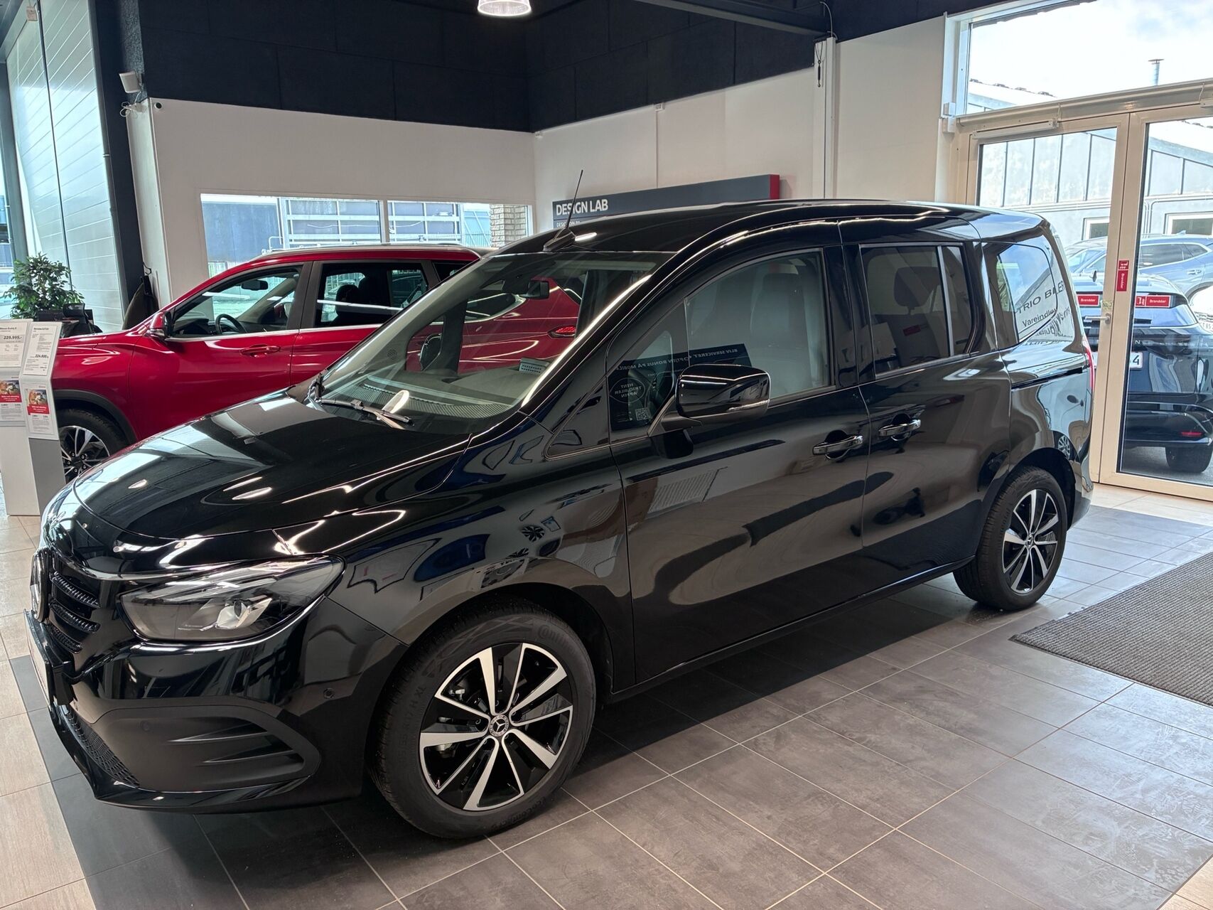 Billede af Mercedes-Benz EQT 200 EL Progressive 122HK Aut.