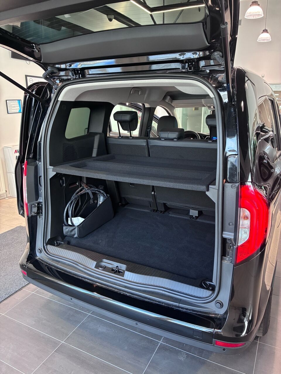 Billede af Mercedes-Benz EQT 200 EL Progressive 122HK Aut.