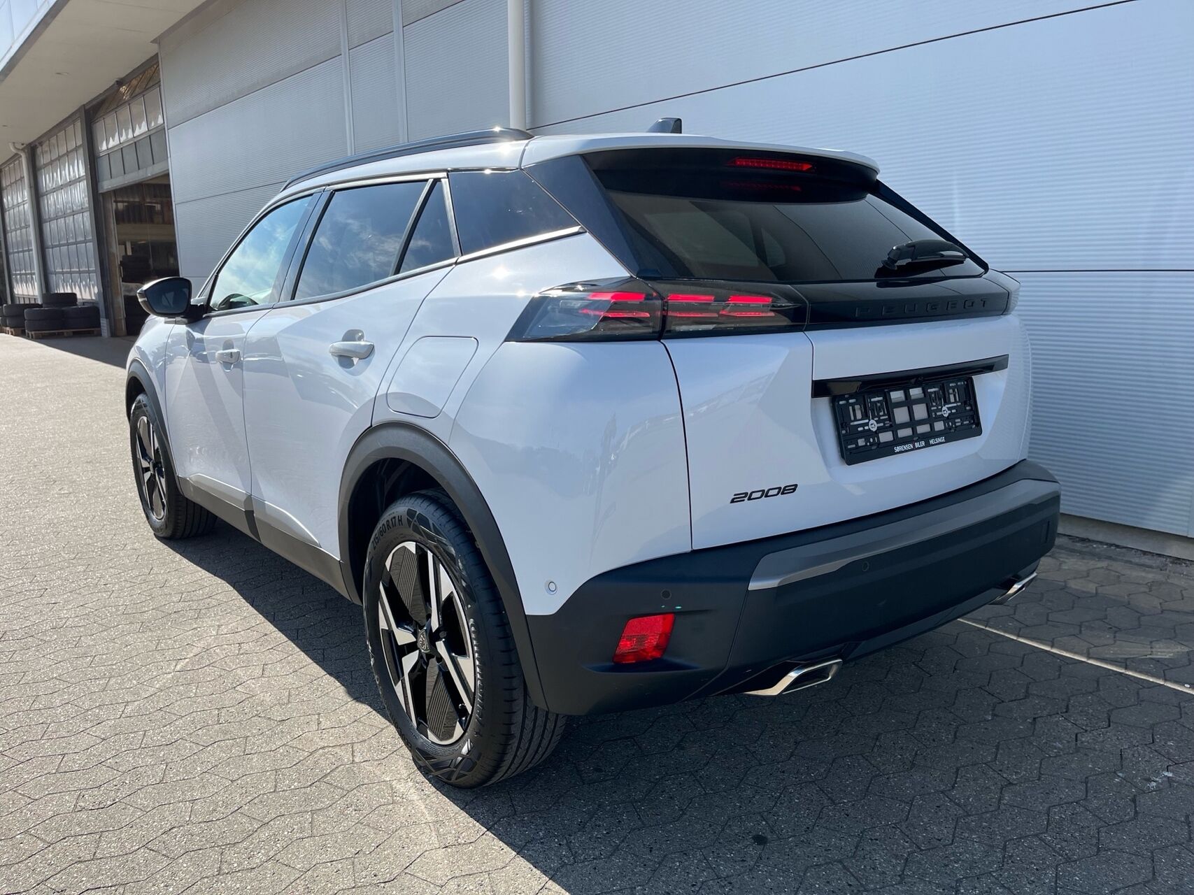 Billede af Peugeot 2008 1,2 PureTech Black Selection EAT8 130HK 5d 8g Aut.