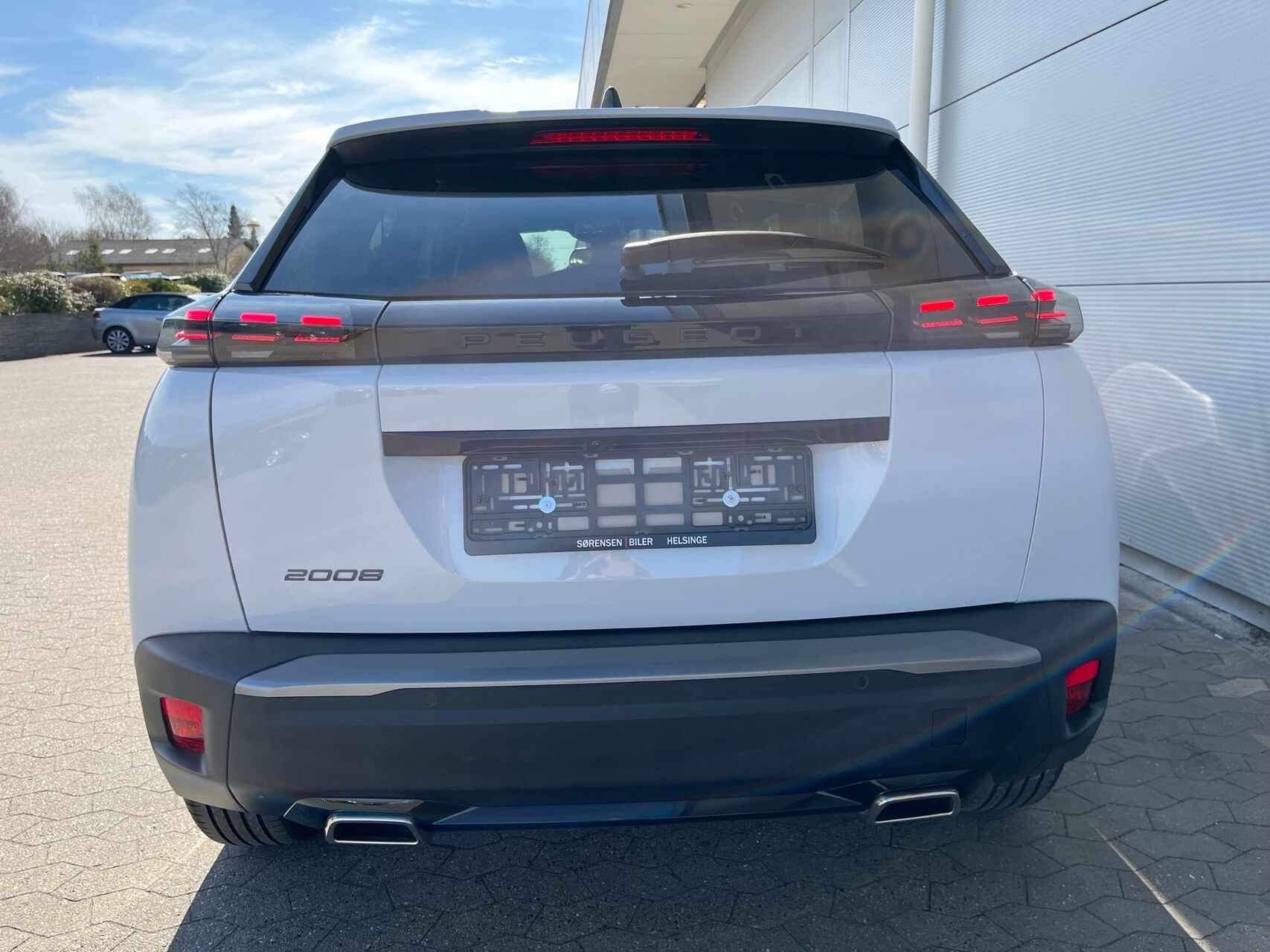 Billede af Peugeot 2008 1,2 PureTech Black Selection EAT8 130HK 5d 8g Aut.