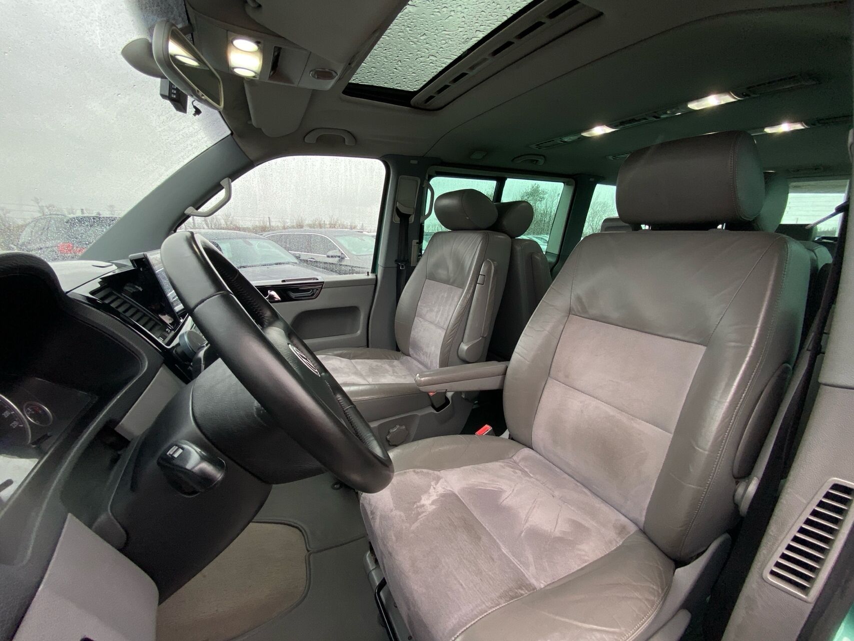 Billede af VW Multivan 2,5 TDI Comfortline 174HK Aut.