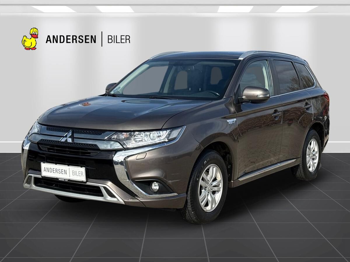 Billede af Mitsubishi Outlander 2,4 PHEV  Plugin-hybrid Invite 4WD 224HK 5d 6g Trinl. Gear