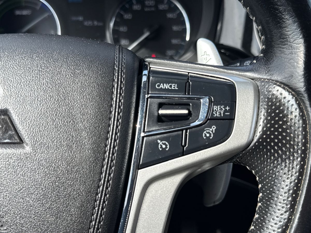 Billede af Mitsubishi Outlander 2,4 PHEV  Plugin-hybrid Invite 4WD 224HK 5d 6g Trinl. Gear