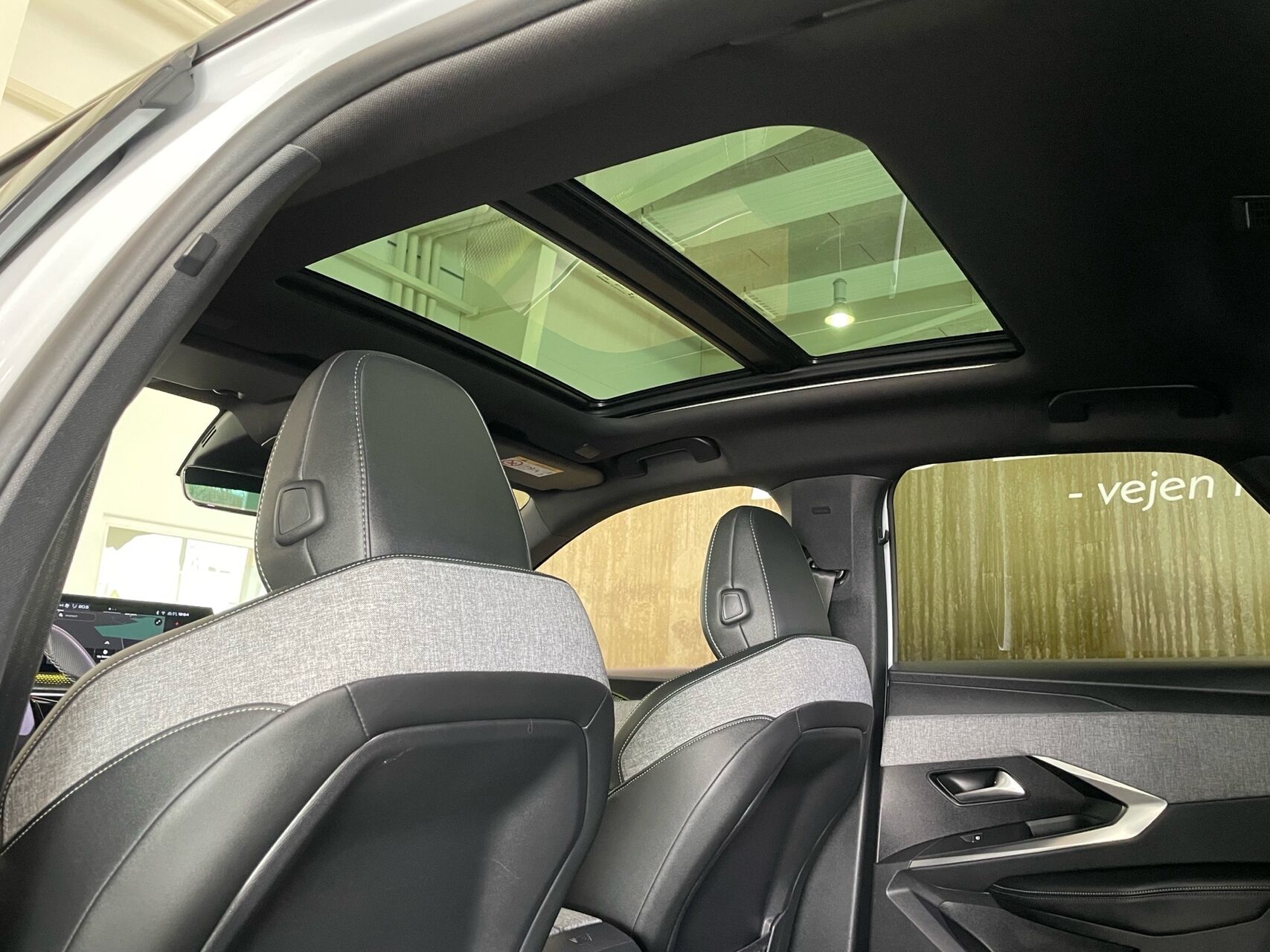 Billede af Peugeot e-3008 EL GT Pack 210HK 5d Aut.