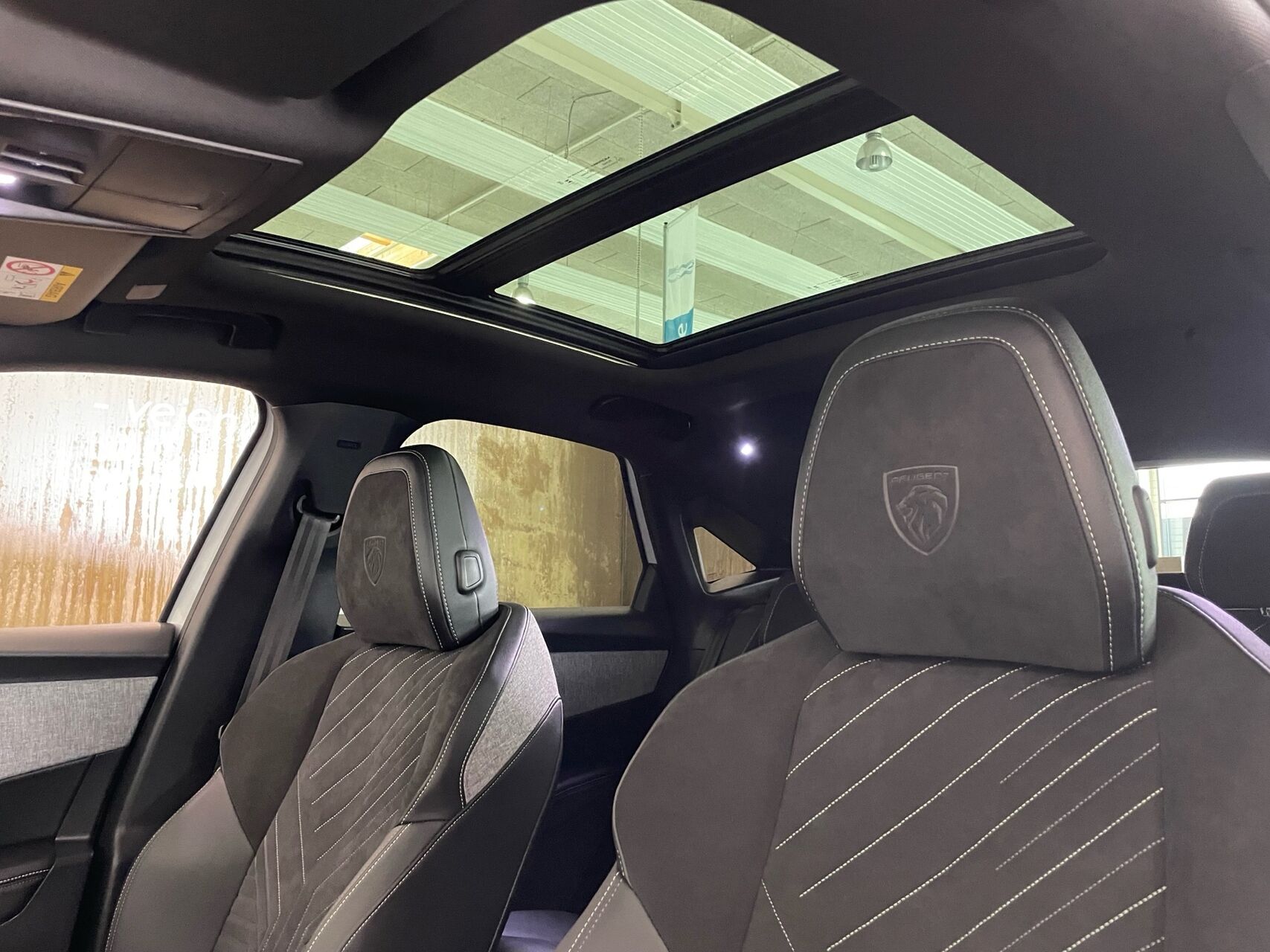 Billede af Peugeot e-3008 EL GT Pack 210HK 5d Aut.