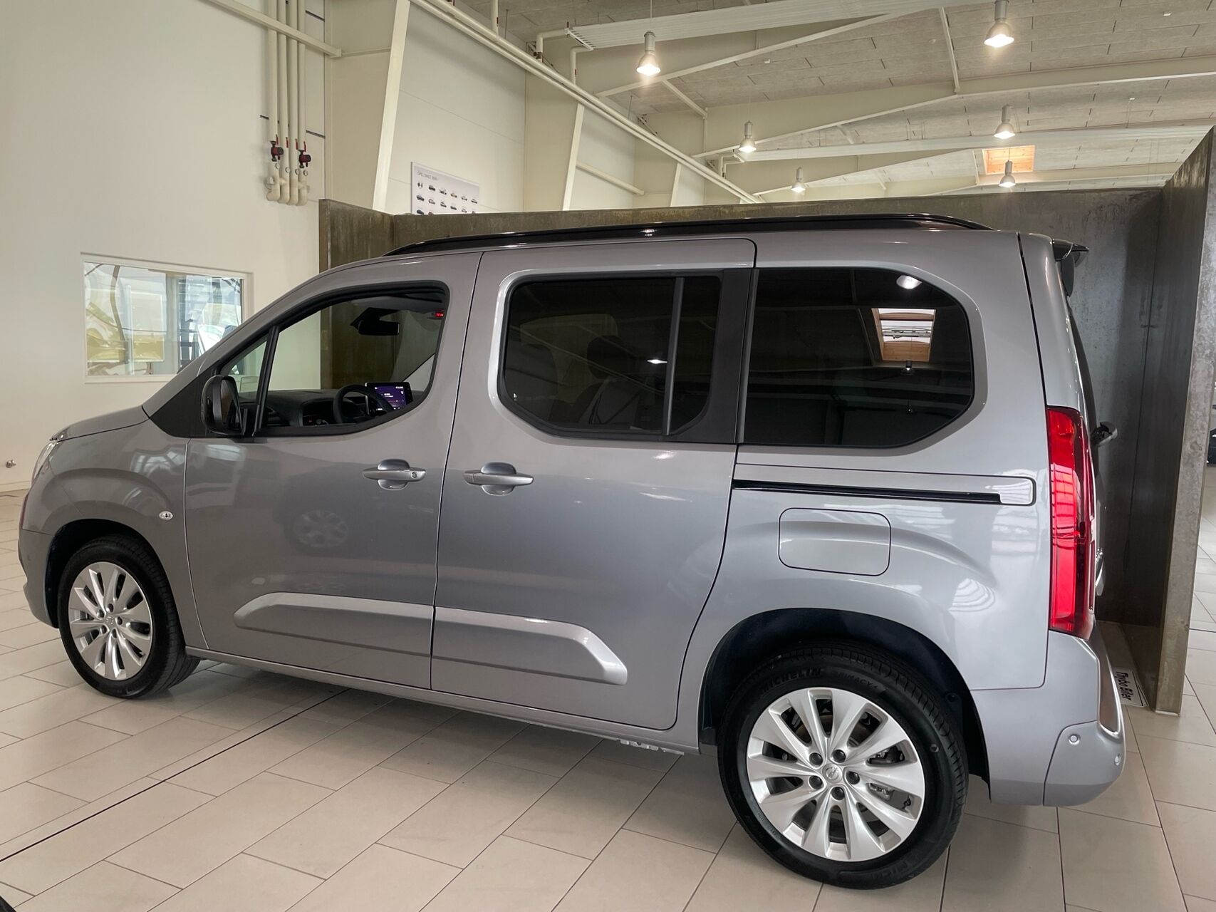 Billede af Opel Combo-e Life L1 EL Ultimate 136HK Aut.