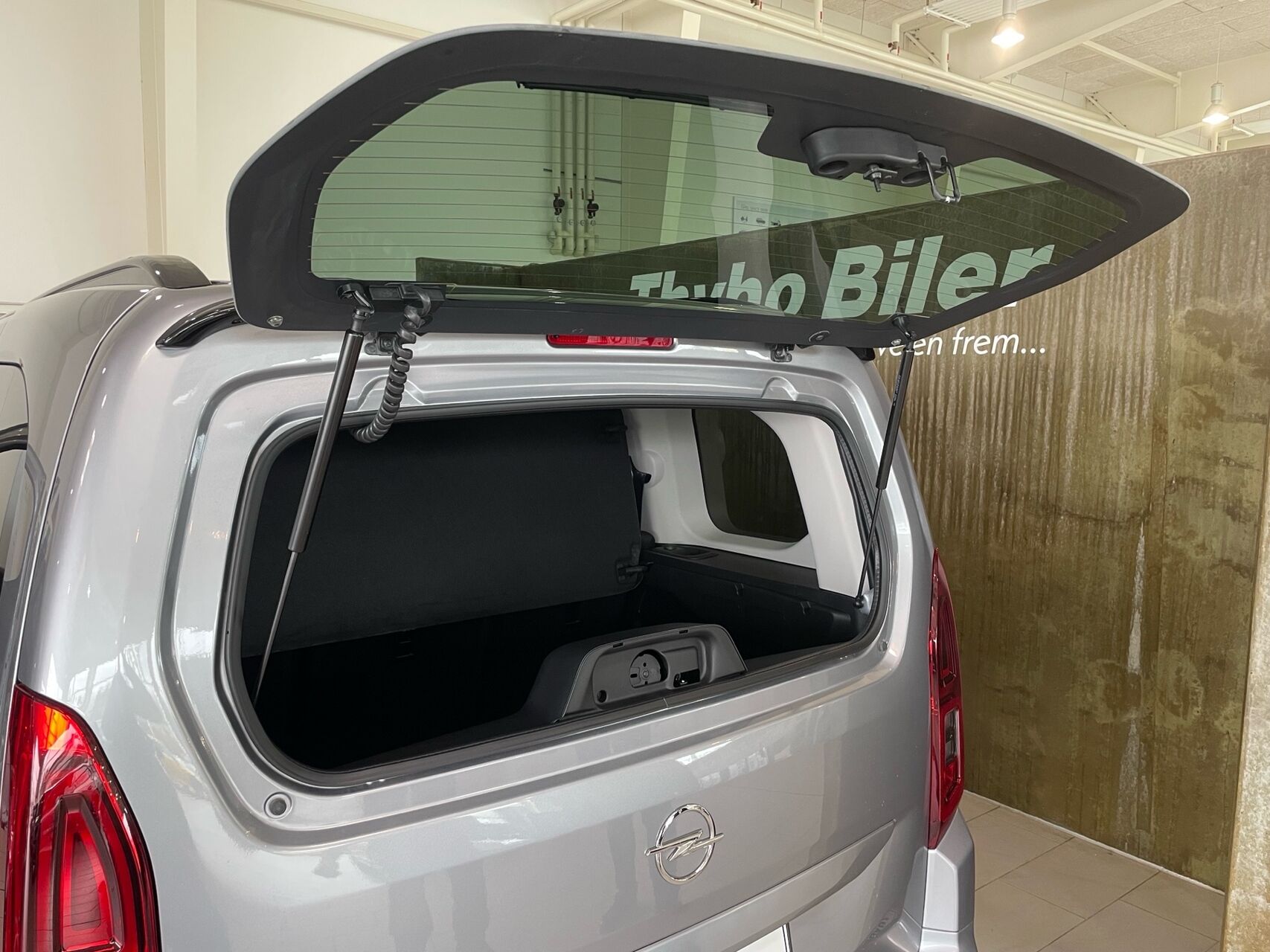 Billede af Opel Combo-e Life L1 EL Ultimate 136HK Aut.