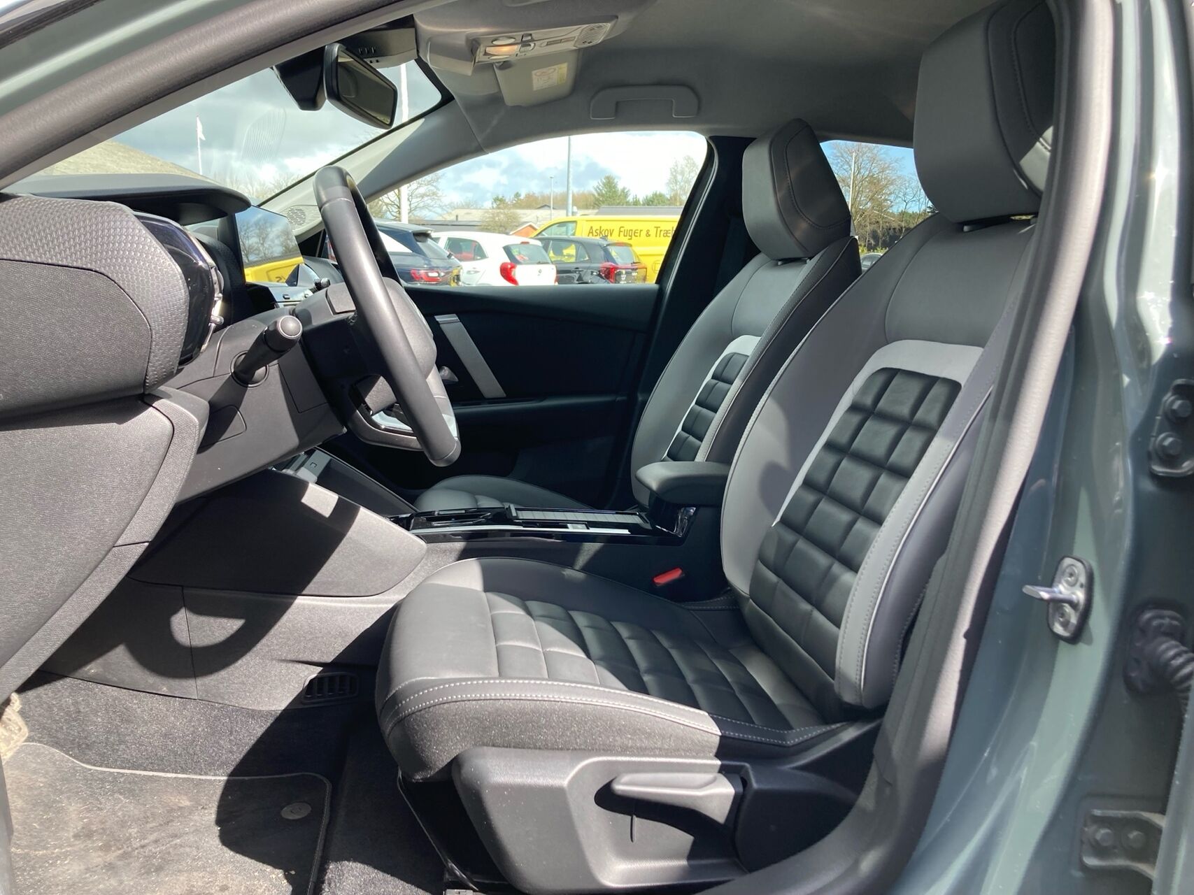 Billede af Citroën e-C4 EL Max 156HK 5d Aut.