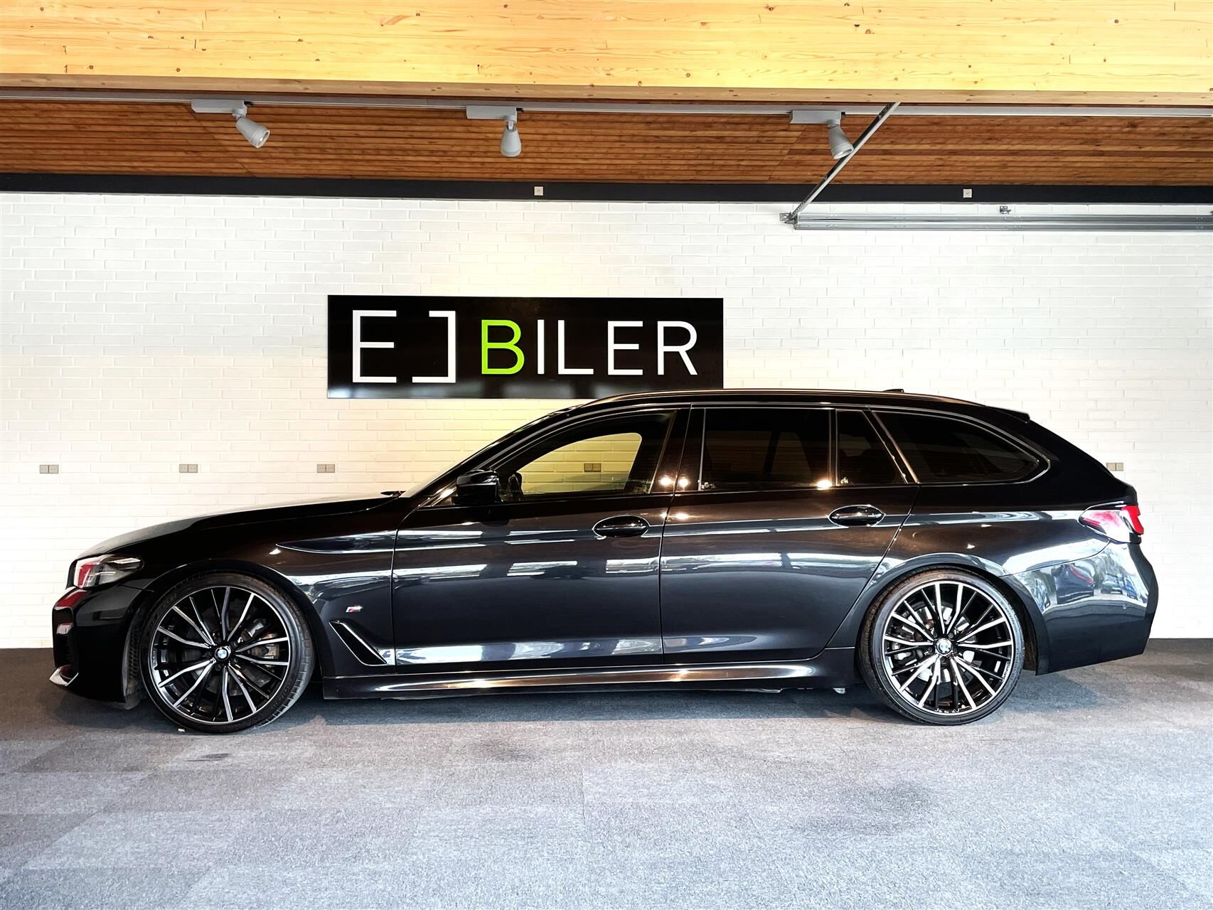 Billede af BMW 520d Touring 2,0 D M-Sport Steptronic 190HK Stc 8g Aut.