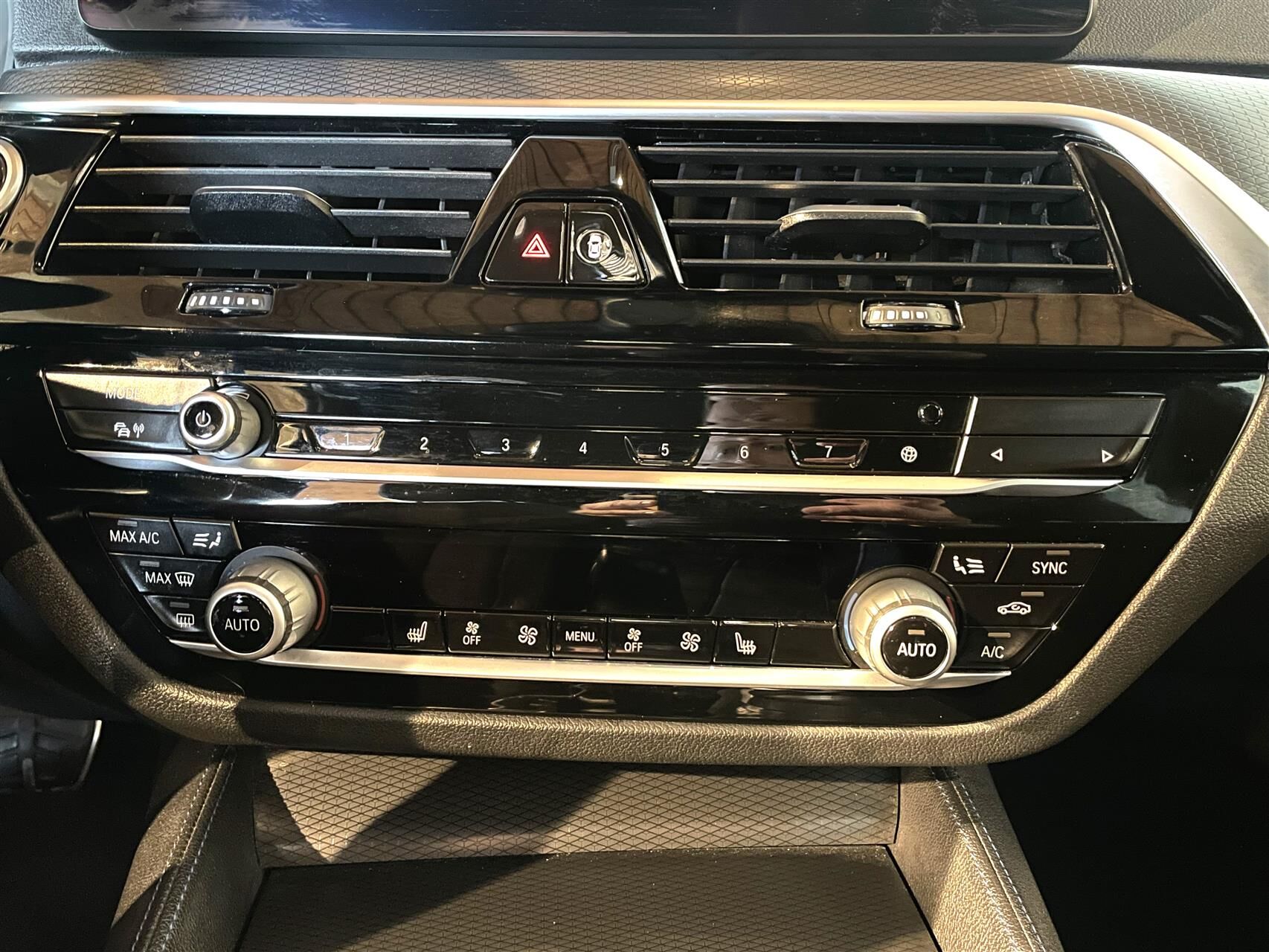 Billede af BMW 520d Touring 2,0 D M-Sport Steptronic 190HK Stc 8g Aut.