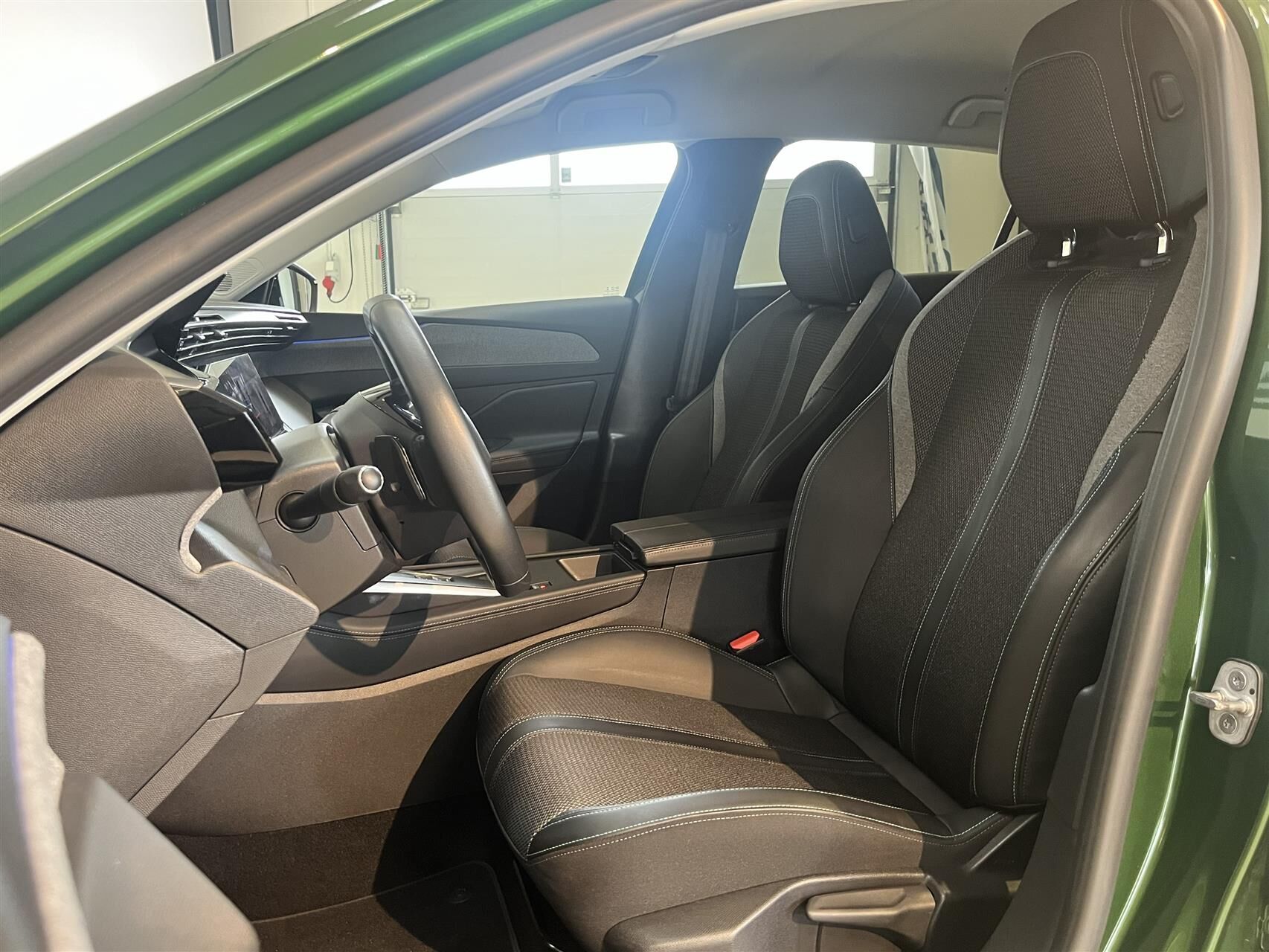 Billede af Peugeot 308 1,6 Plugin-hybrid First Selection EAT8 180HK 5d 8g Aut.