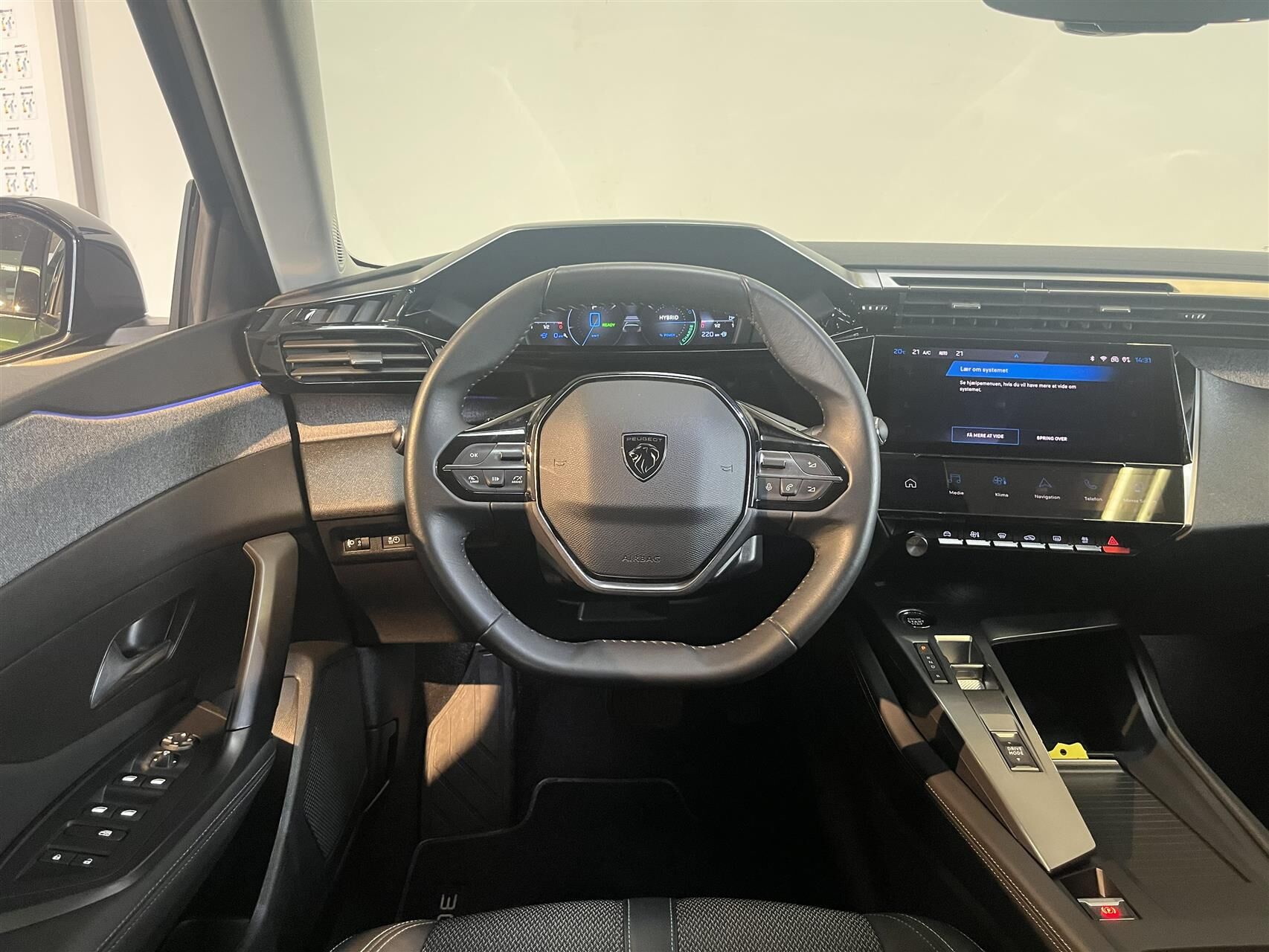 Billede af Peugeot 308 1,6 Plugin-hybrid First Selection EAT8 180HK 5d 8g Aut.