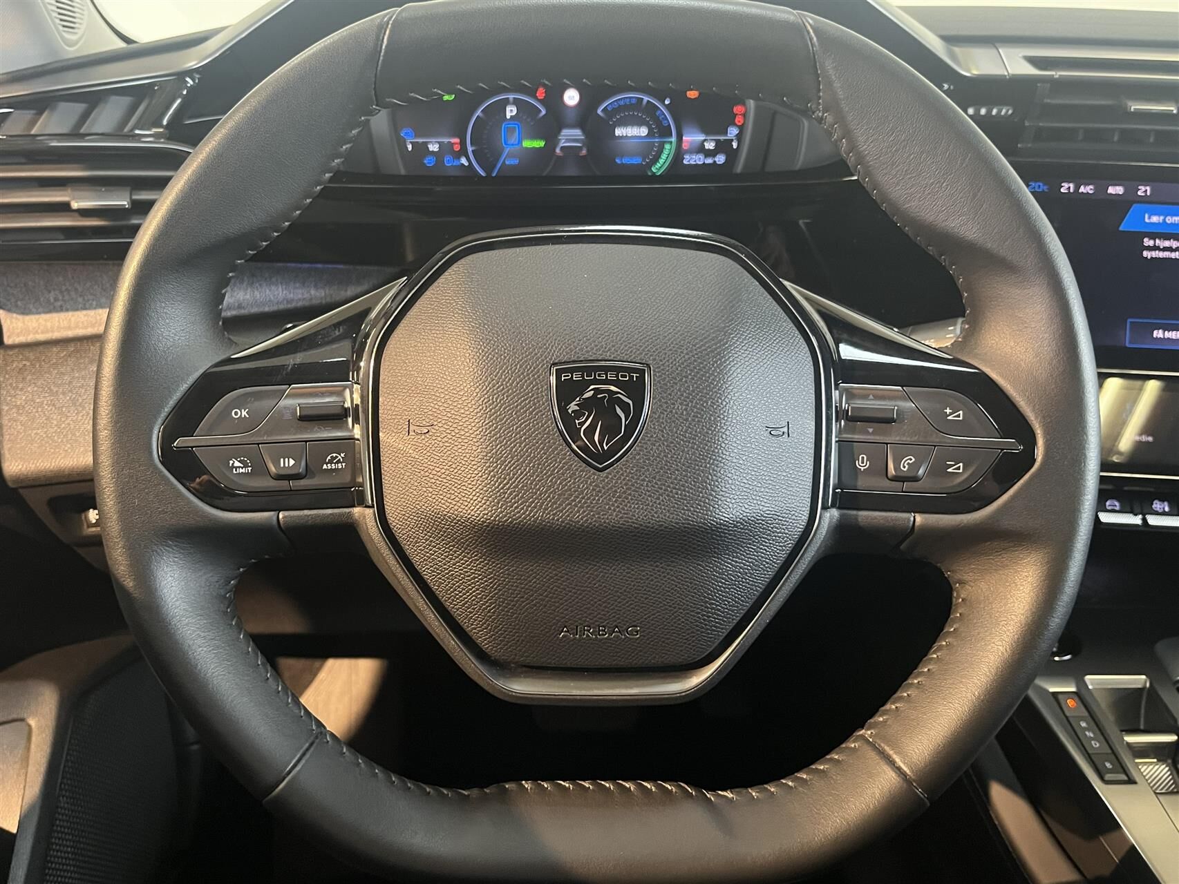 Billede af Peugeot 308 1,6 Plugin-hybrid First Selection EAT8 180HK 5d 8g Aut.