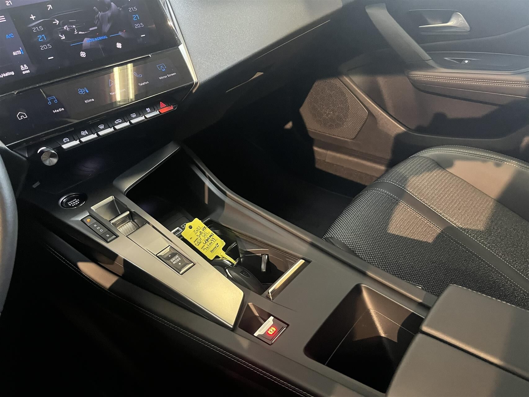 Billede af Peugeot 308 1,6 Plugin-hybrid First Selection EAT8 180HK 5d 8g Aut.