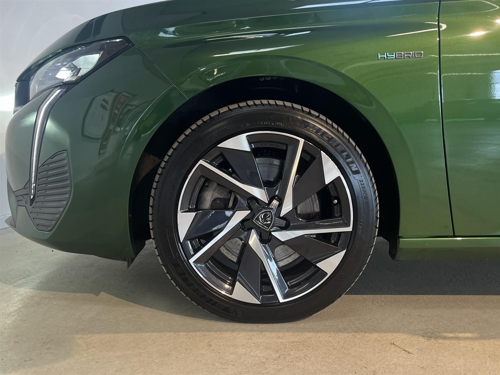 Billede af Peugeot 308 1,6 Plugin-hybrid First Selection EAT8 180HK 5d 8g Aut.