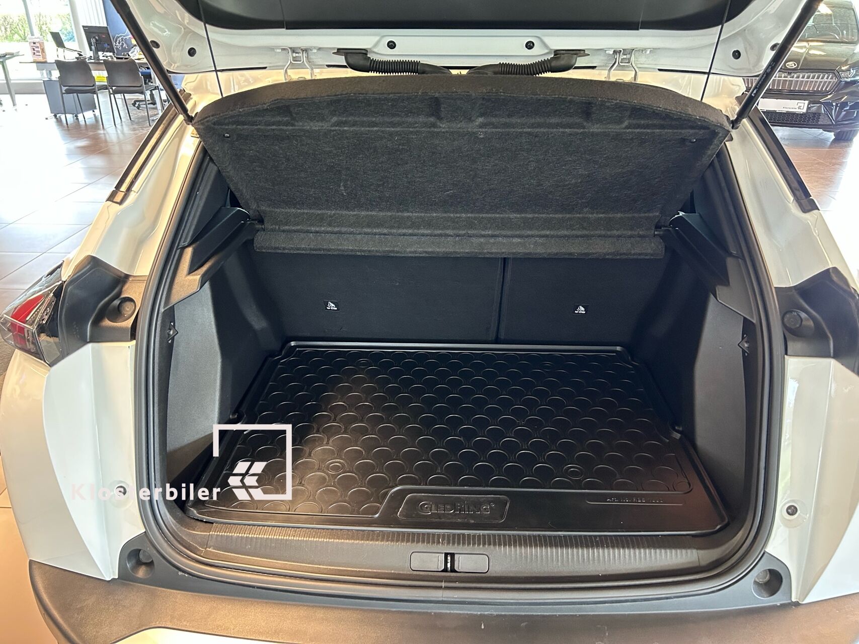 Billede af Peugeot 2008 1,2 PureTech Sportium EAT8 130HK 5d 8g Aut.