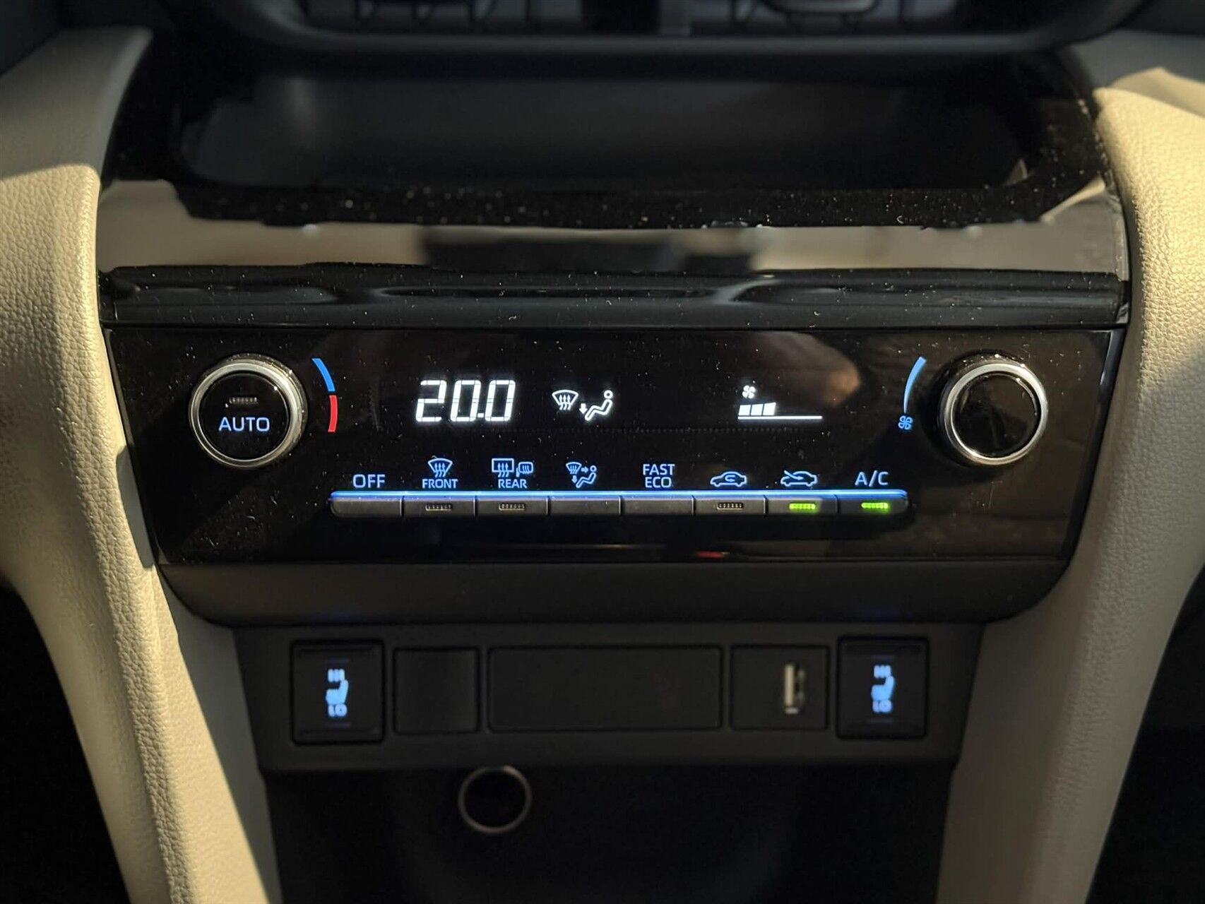 Billede af Toyota Yaris Cross 1,5 Hybrid Essential Comfort 116HK 5d Trinl. Gear