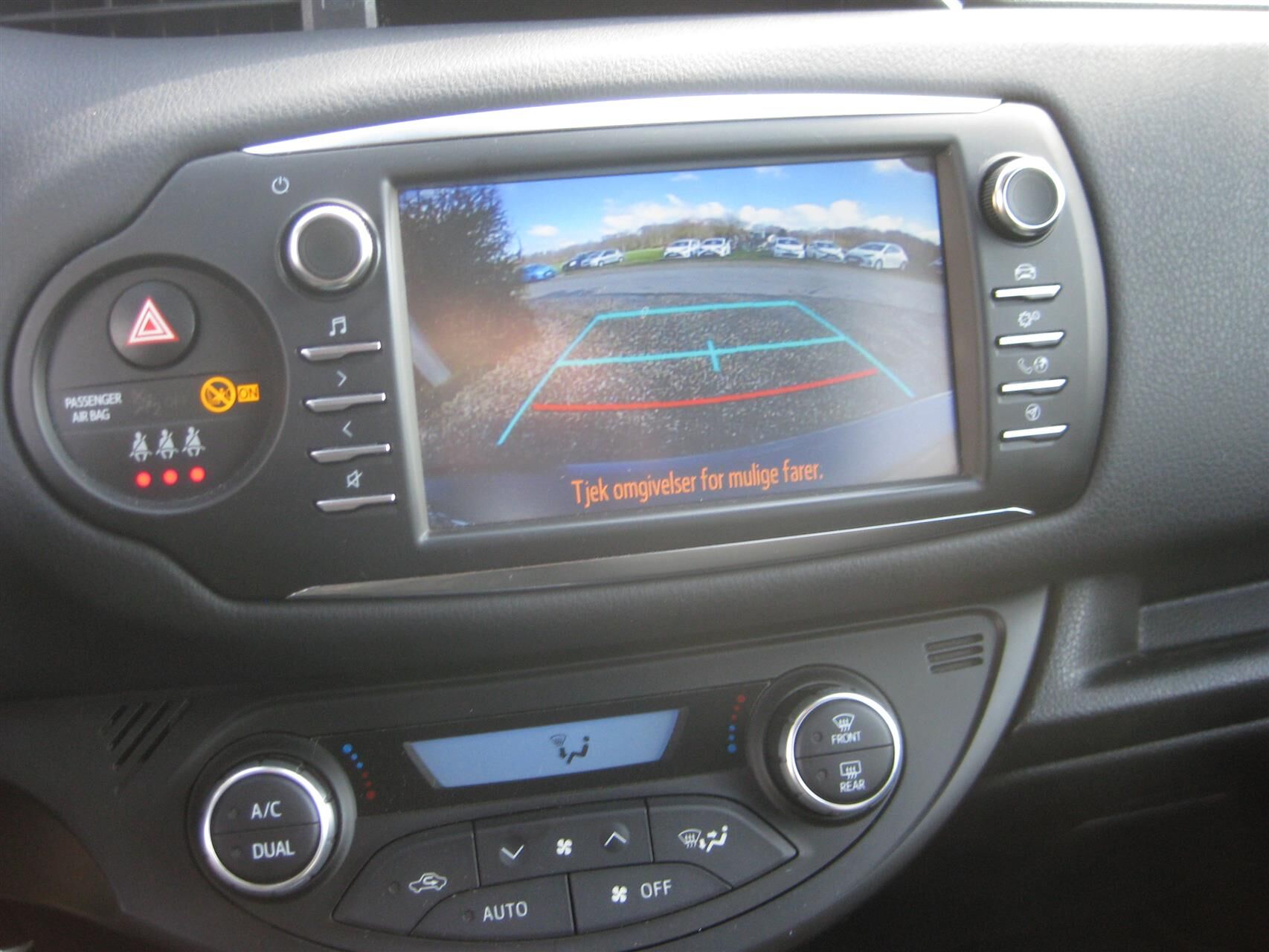 Billede af Toyota Yaris 1,5 Hybrid H2 Premium E-CVT 100HK 5d Trinl. Gear