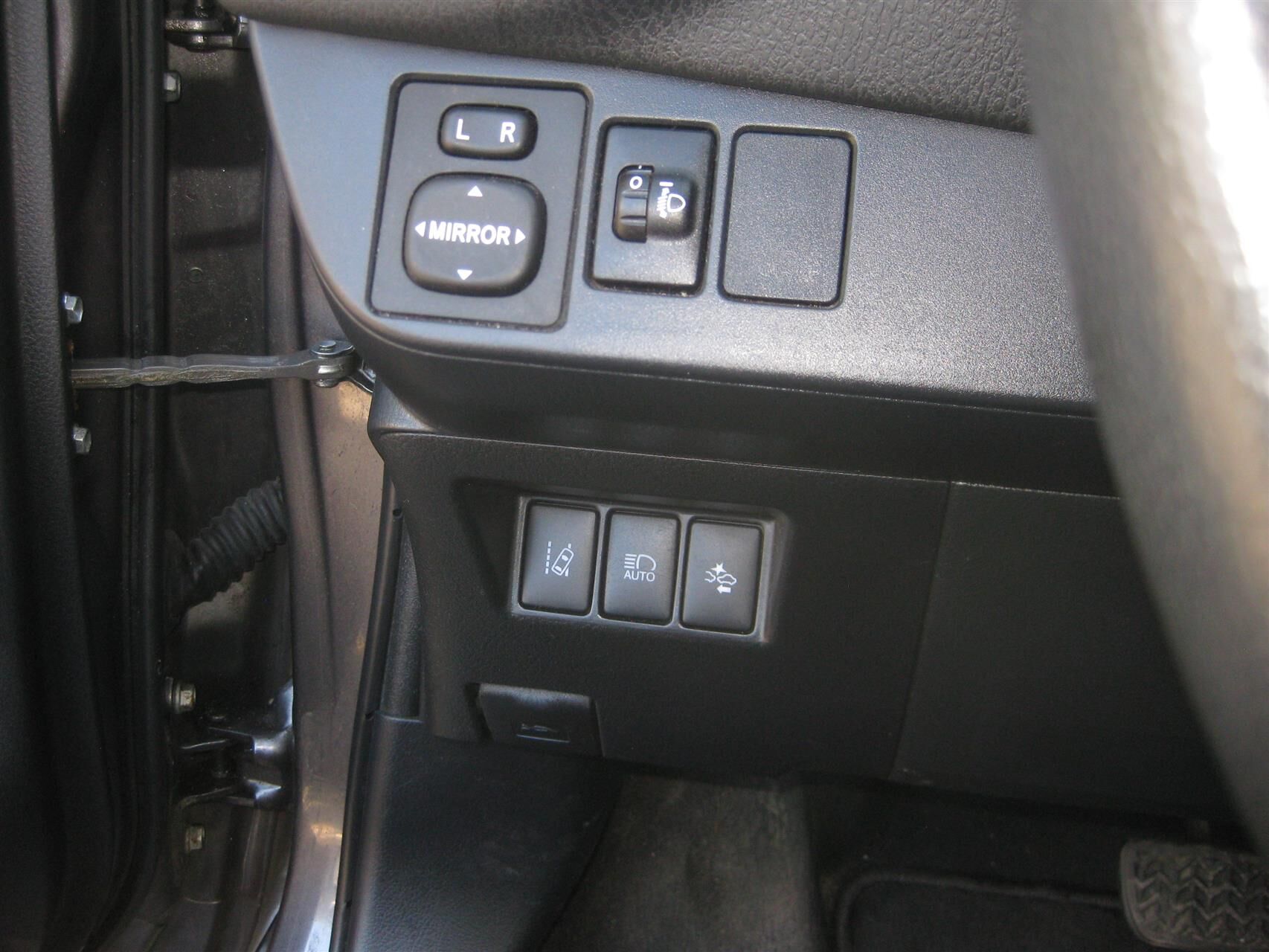 Billede af Toyota Yaris 1,5 Hybrid H2 Premium E-CVT 100HK 5d Trinl. Gear