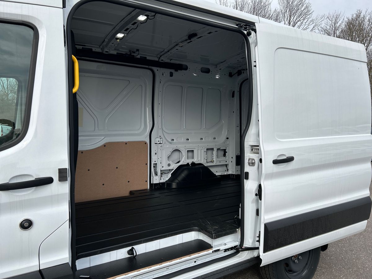 Billede af Ford E-Transit 350 L2H2 EL Trend RWD 184HK Van Aut.