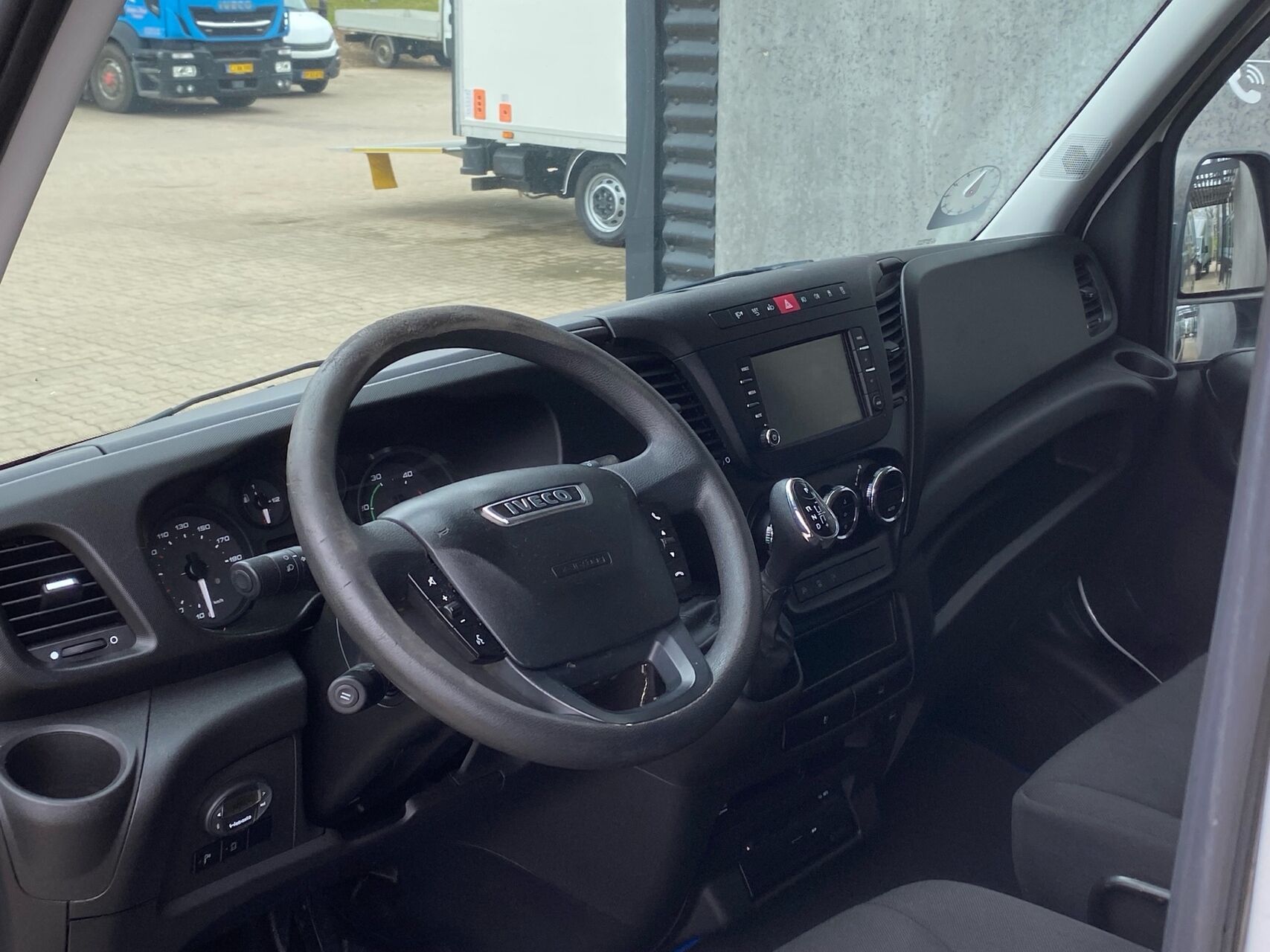 Billede af Iveco Daily 35S17 12m3 3,0 D 170HK Van 8g Aut.