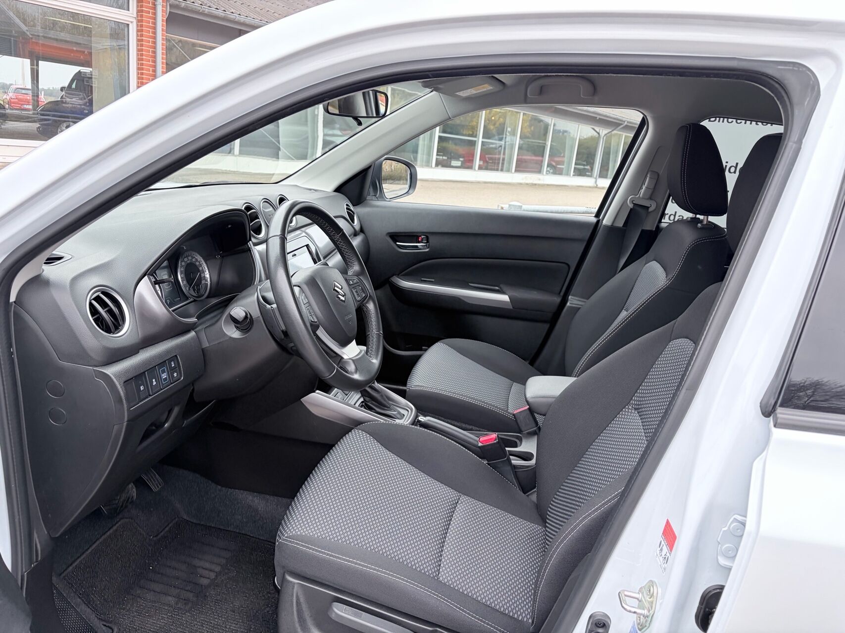 Billede af Suzuki Vitara 1,5 Hybrid Active AGS 102HK 5d 6g Aut.