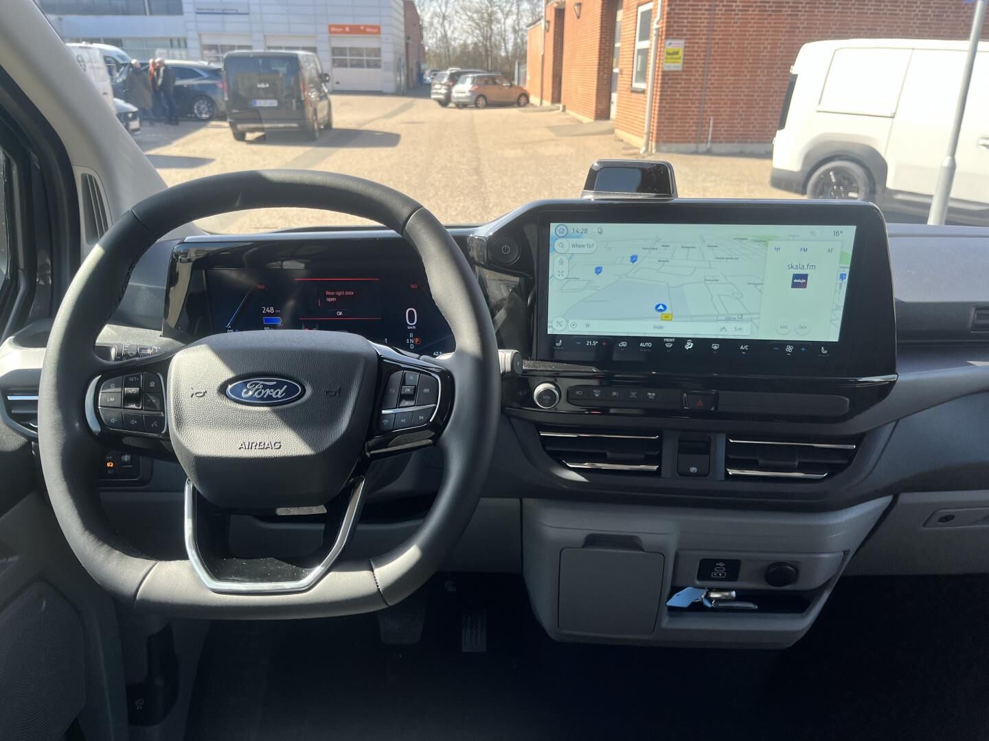 Billede af Ford E-Tourneo Custom 340 L1H1 EL Titanium 218HK Aut.