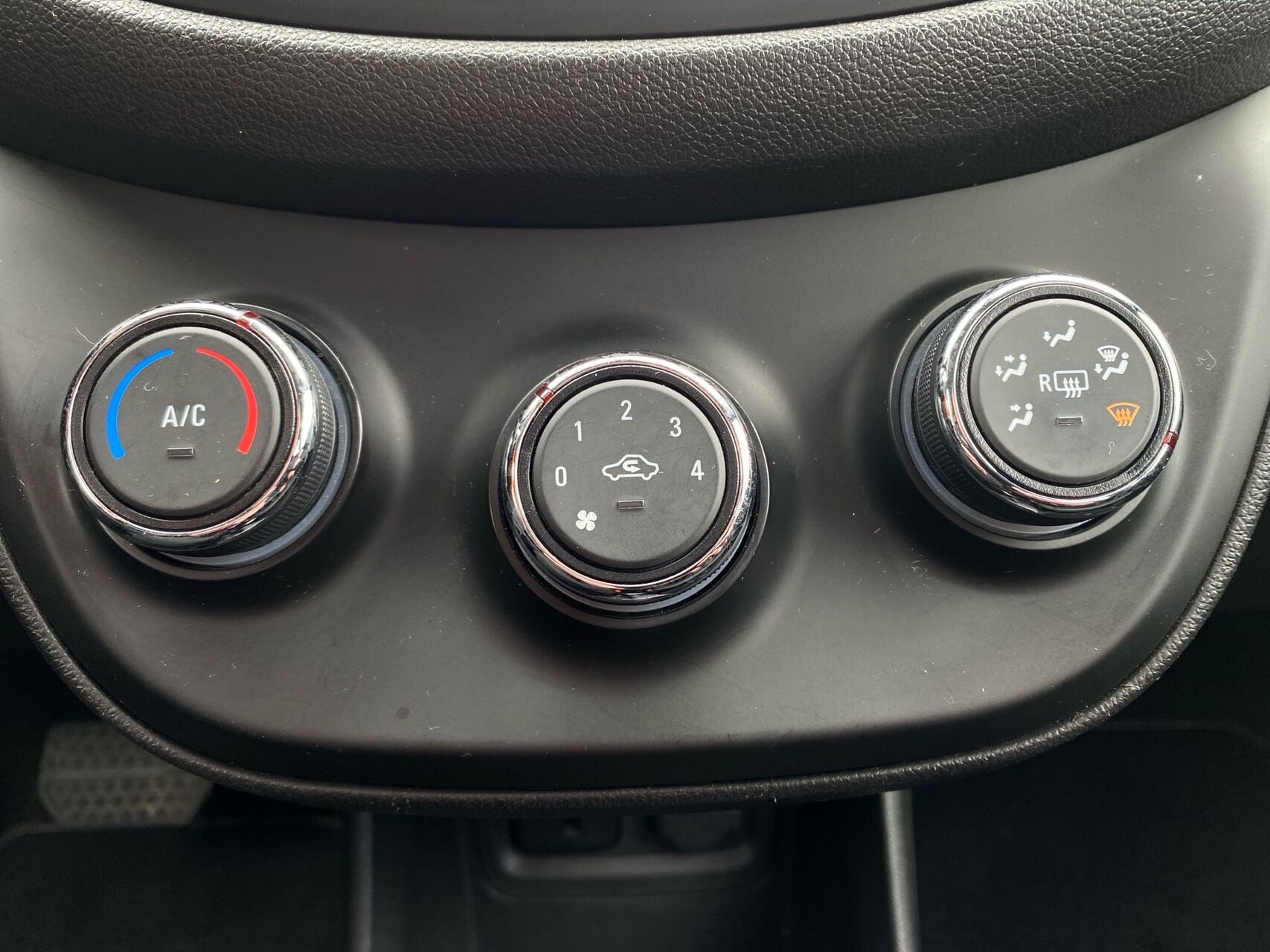 Billede af Opel Karl 1,0 Enjoy Easytronic 75HK 5d Aut.