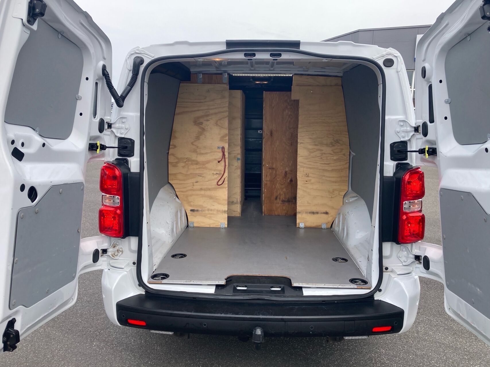 Billede af Opel Vivaro L3V2 2,0 BlueHDi Innovation+ AT8 180HK Van 8g Aut.