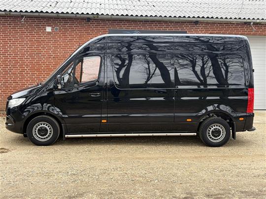 Mercedes-Benz Sprinter 214 2,1 CDI A2 H2 143HK Van 6g