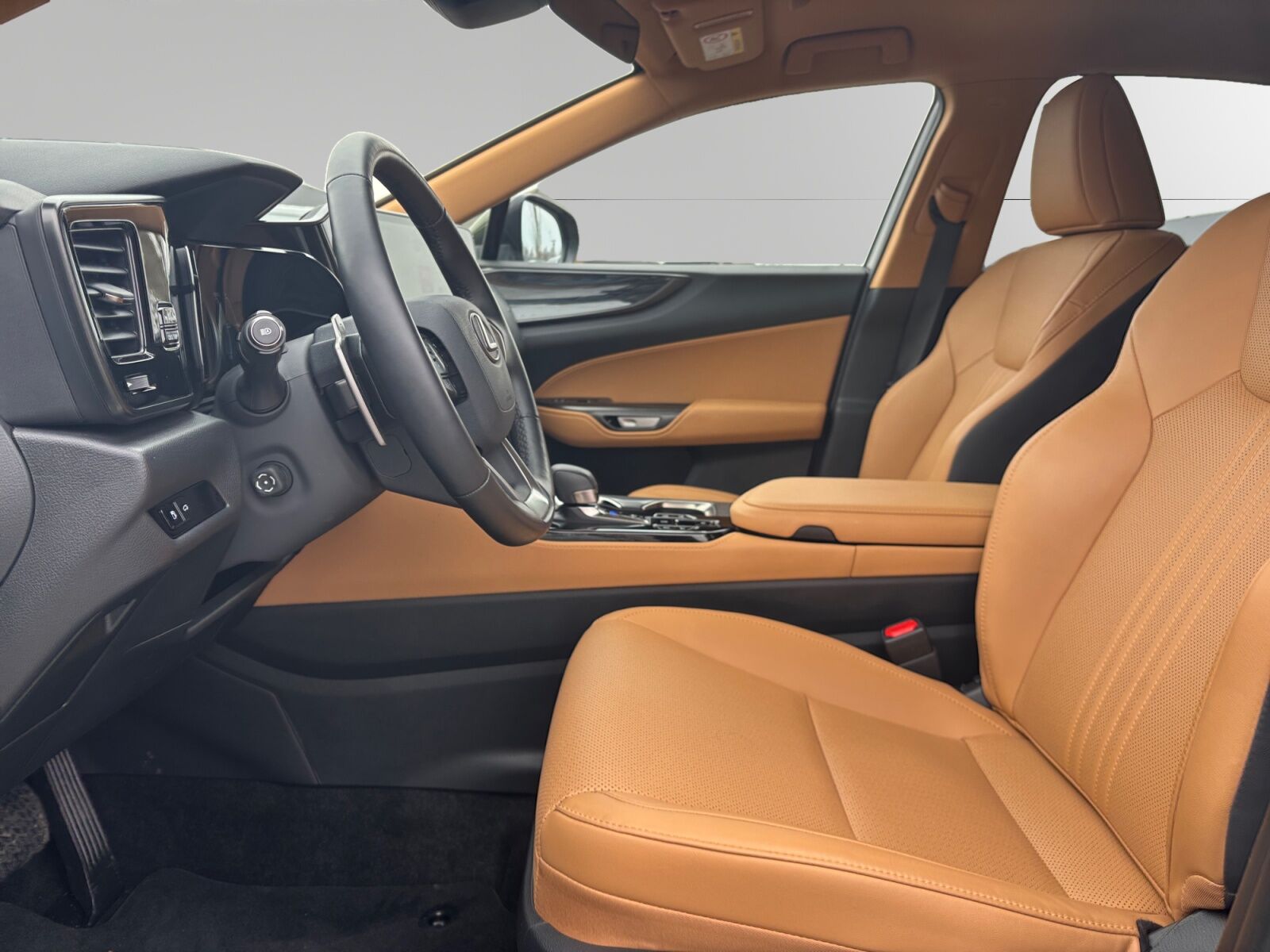 Billede af Lexus NX 450h+ 2,5 Plugin-hybrid Business Plus 4WD 309HK 5d Trinl. Gear