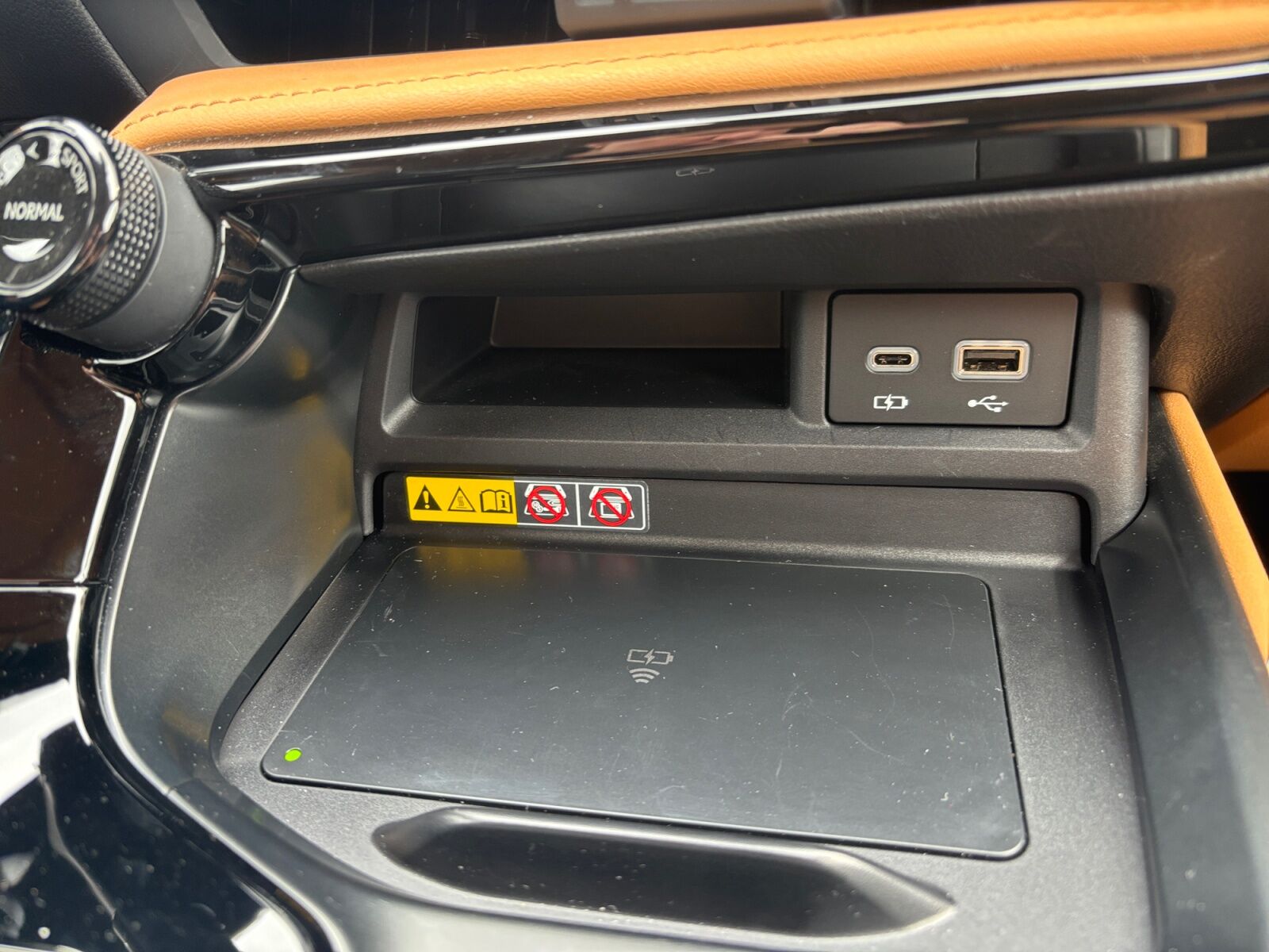 Billede af Lexus NX 450h+ 2,5 Plugin-hybrid Business Plus 4WD 309HK 5d Trinl. Gear