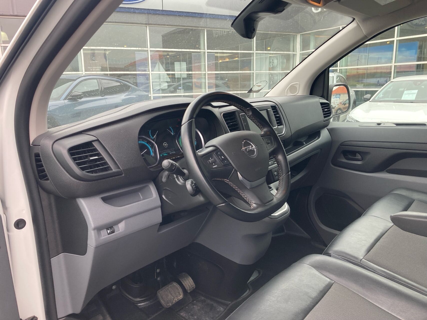 Billede af Opel Vivaro-e L3V1 EL Enjoy 136HK Van Aut.