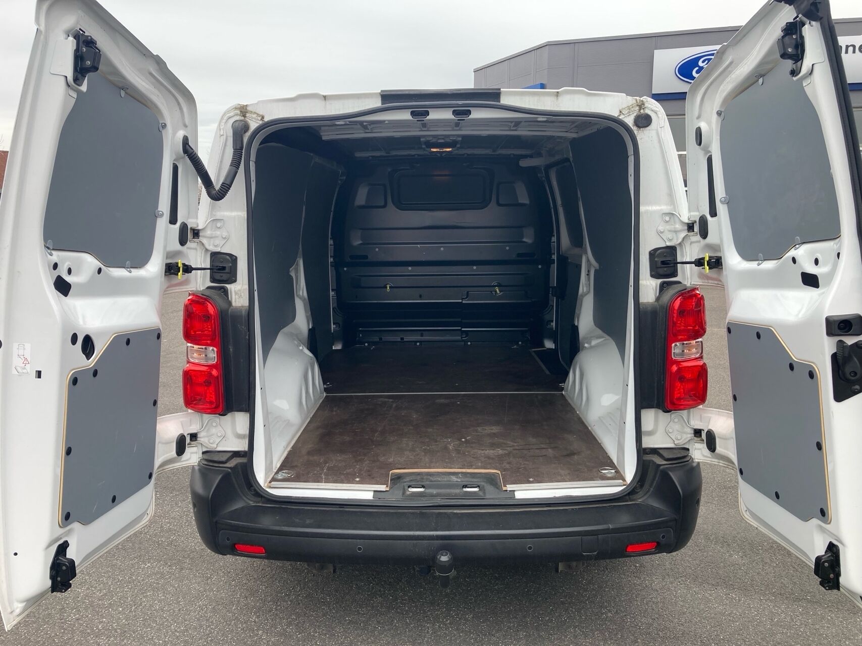 Billede af Opel Vivaro-e L3V1 EL Enjoy 136HK Van Aut.