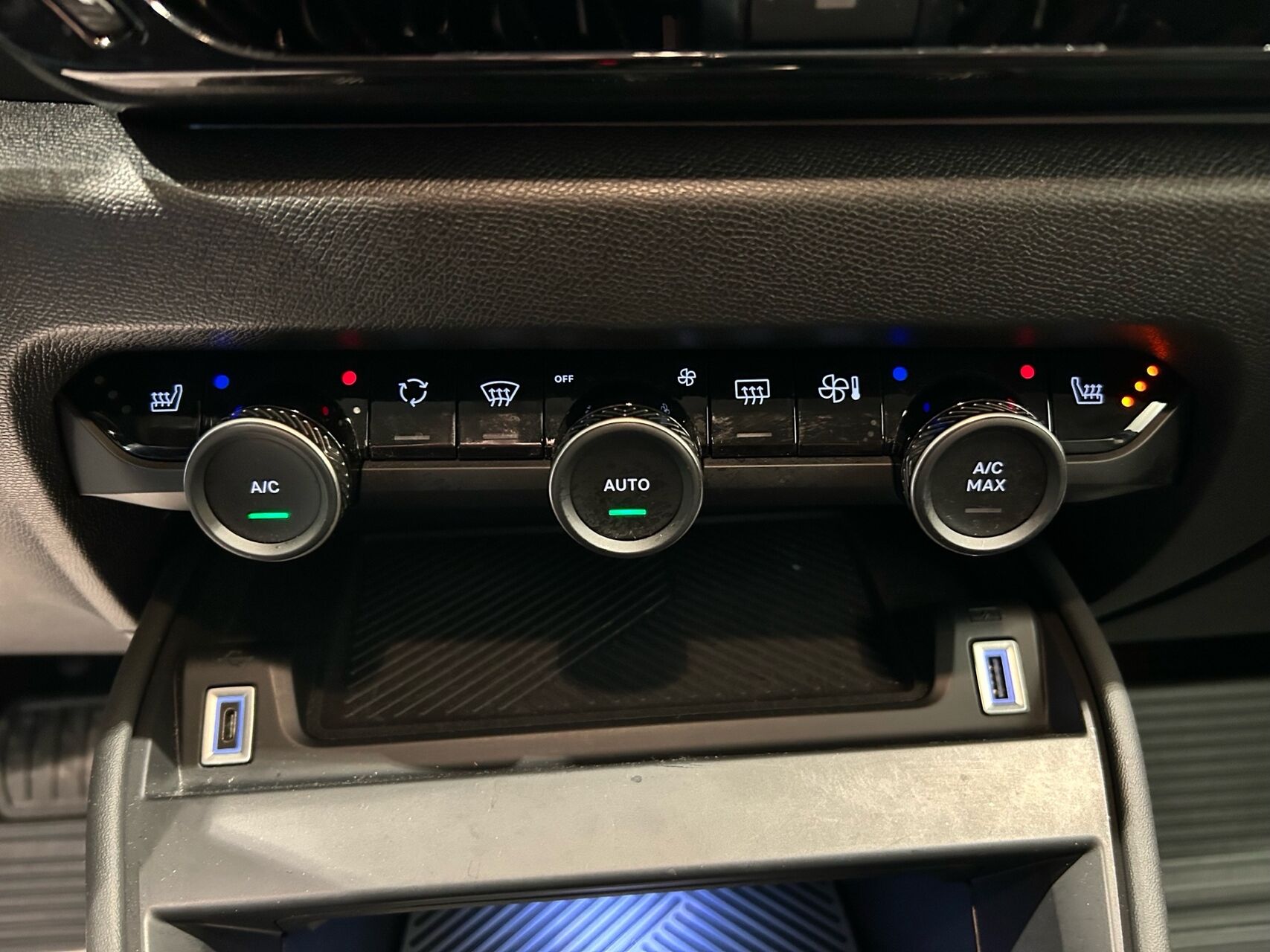 Billede af Citroën C4 1,5 Blue HDi Feel EAT8 130HK 5d 8g Aut.