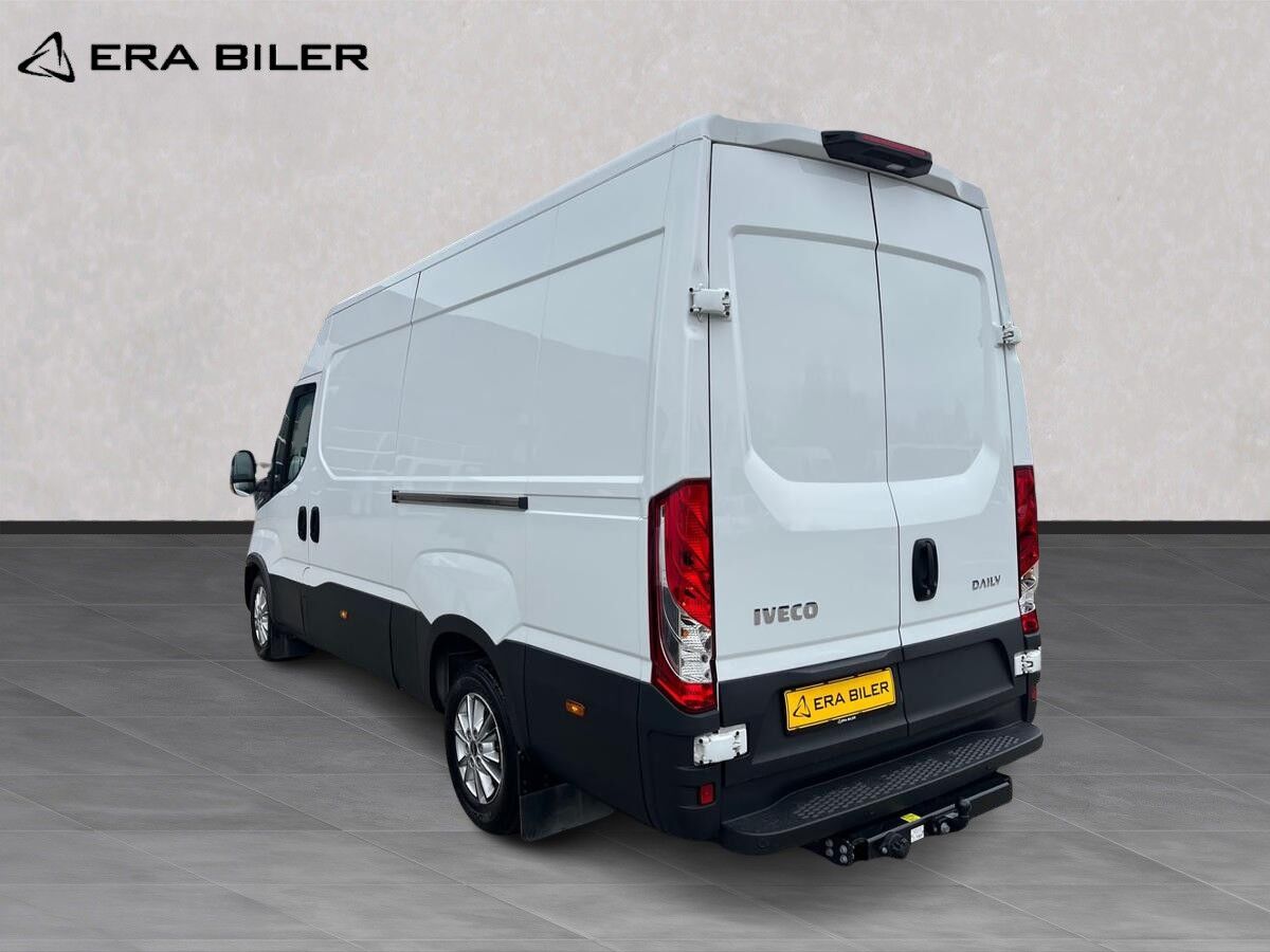 Billede af Iveco Daily 35S18 12m3 3,0 D 180HK Van 8g Aut.