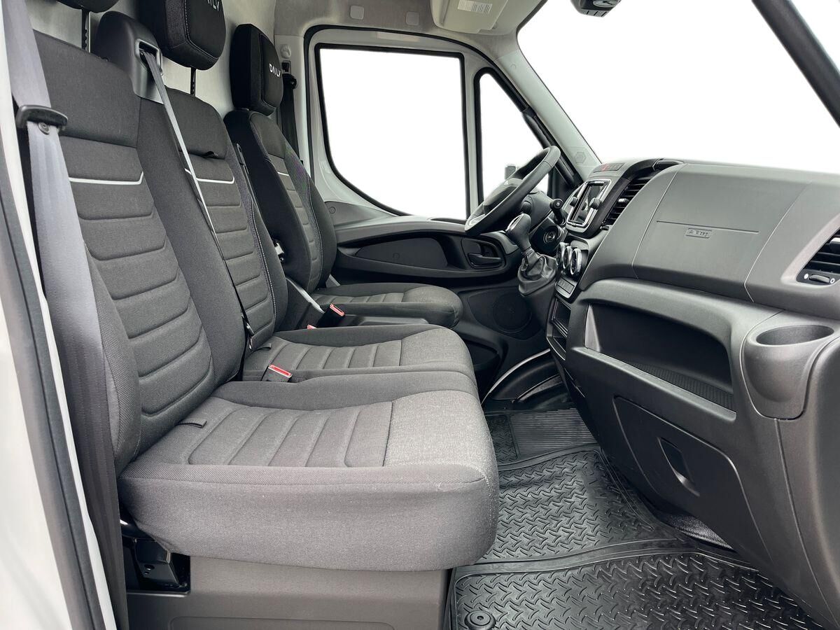 Billede af Iveco Daily 35S18 12m3 3,0 D 180HK Van 8g Aut.