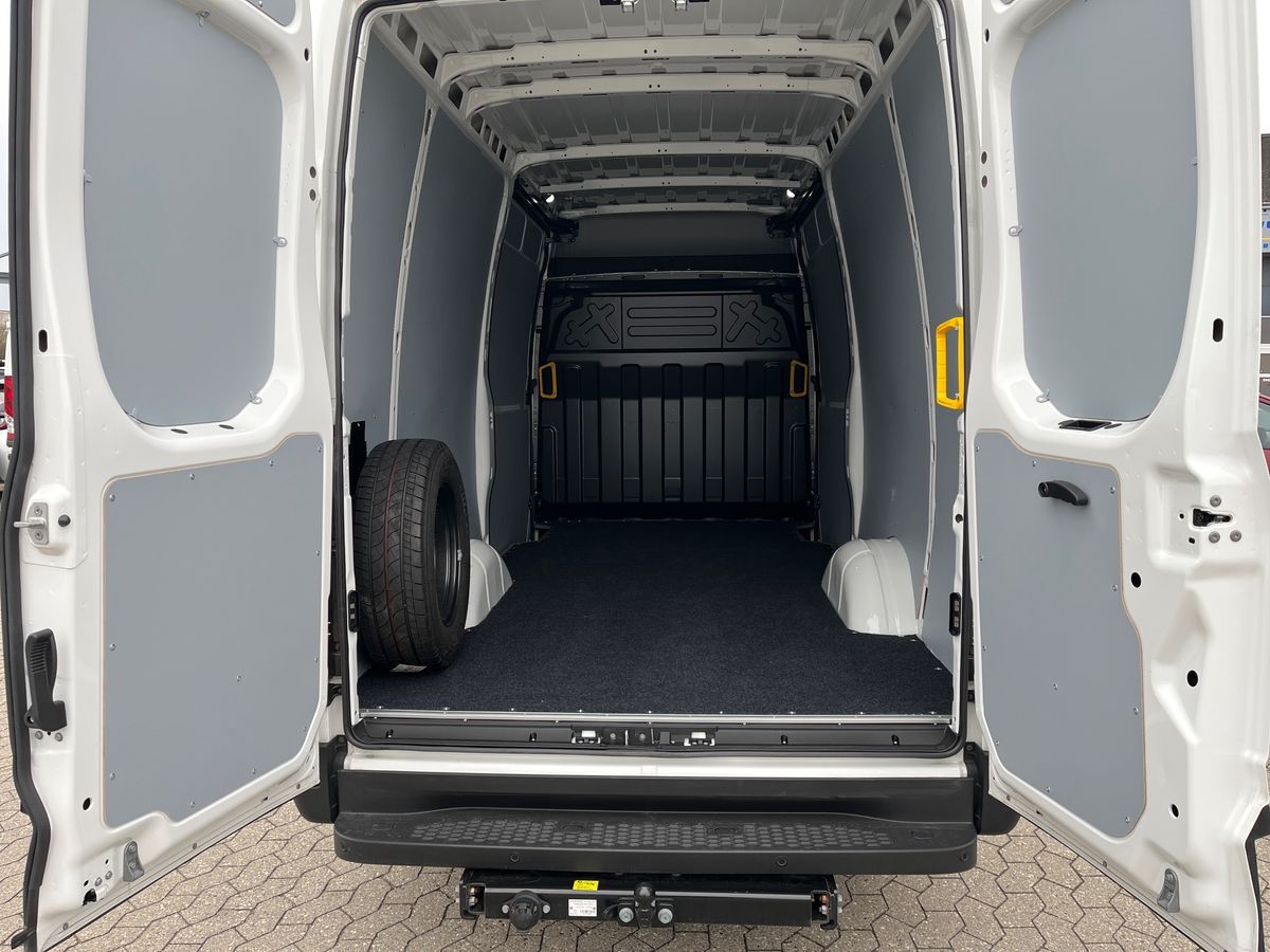 Billede af Iveco Daily 35S18 12m3 3,0 D 180HK Van 8g Aut.