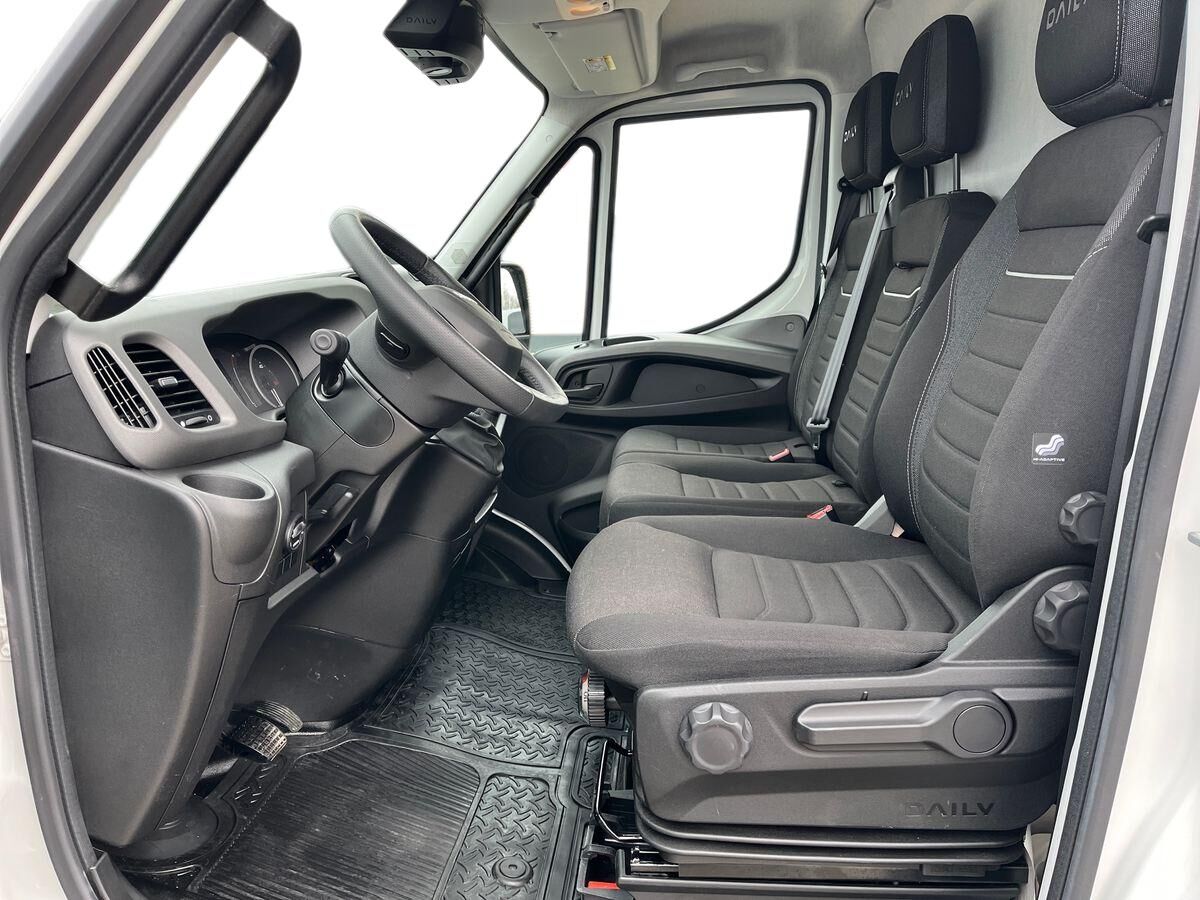 Billede af Iveco Daily 35S18 12m3 3,0 D 180HK Van 8g Aut.