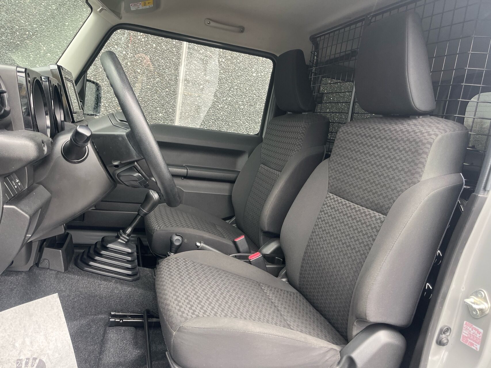 Billede af Suzuki Jimny 1,5 Touch AEB AllGrip 102HK 3d