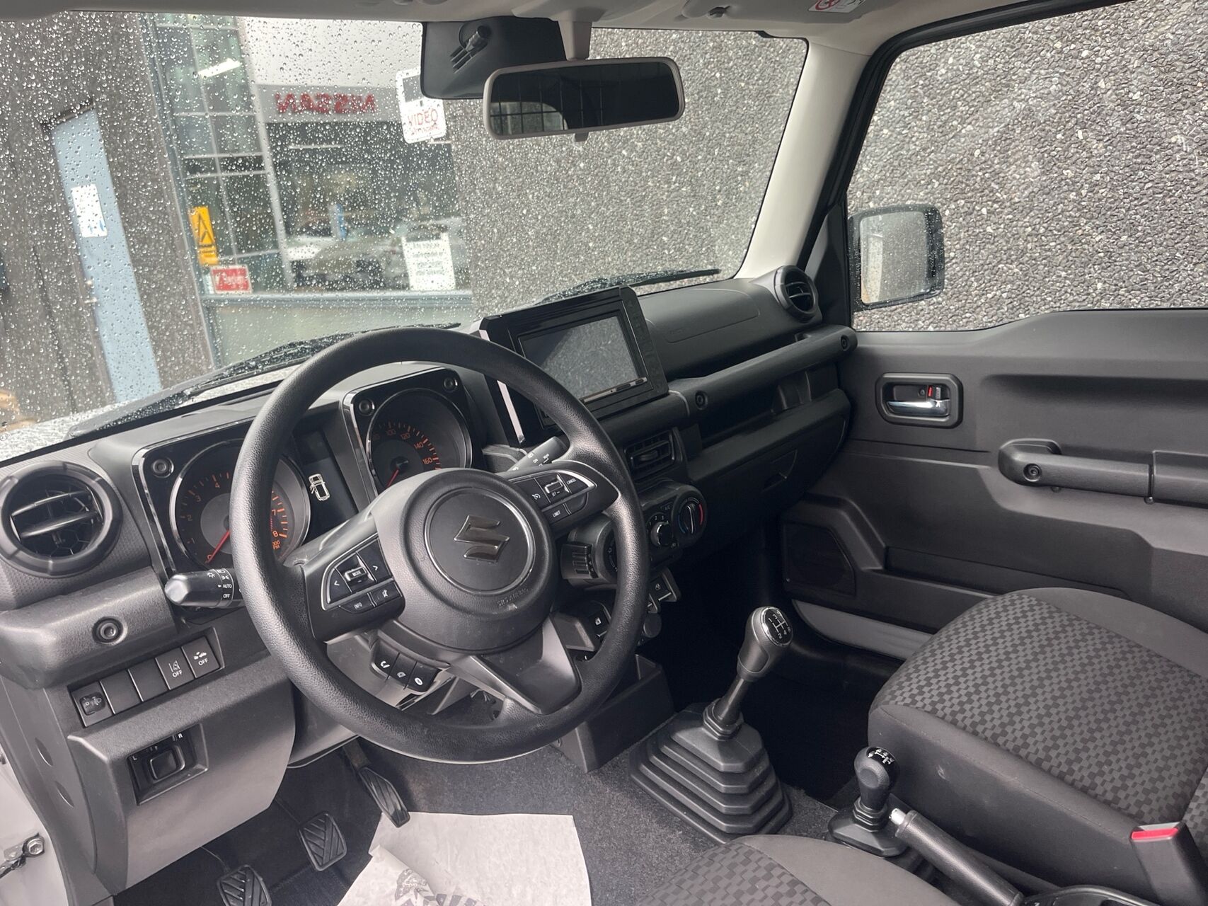 Billede af Suzuki Jimny 1,5 Touch AEB AllGrip 102HK 3d