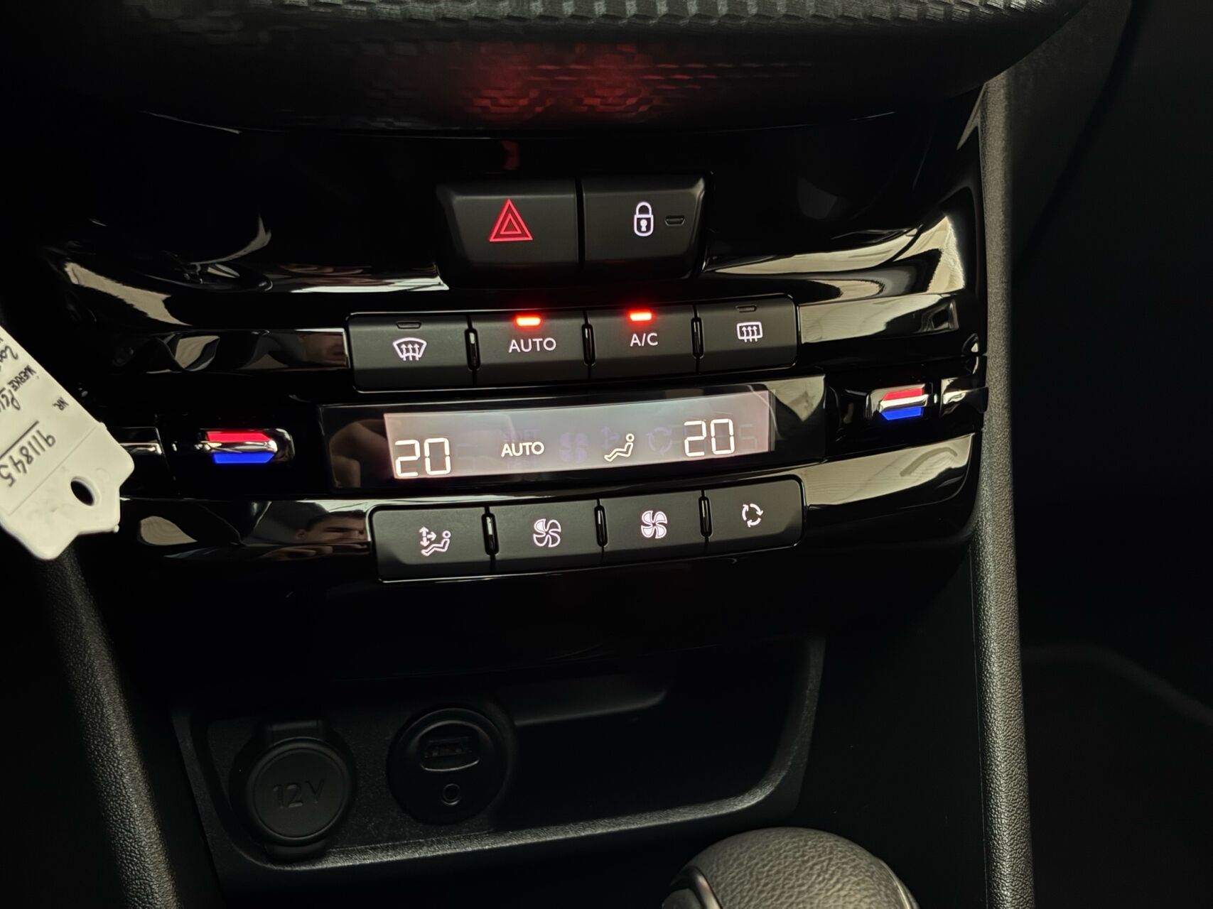 Billede af Peugeot 2008 1,2 e-THP Allure EAT6 110HK 5d 6g Aut.