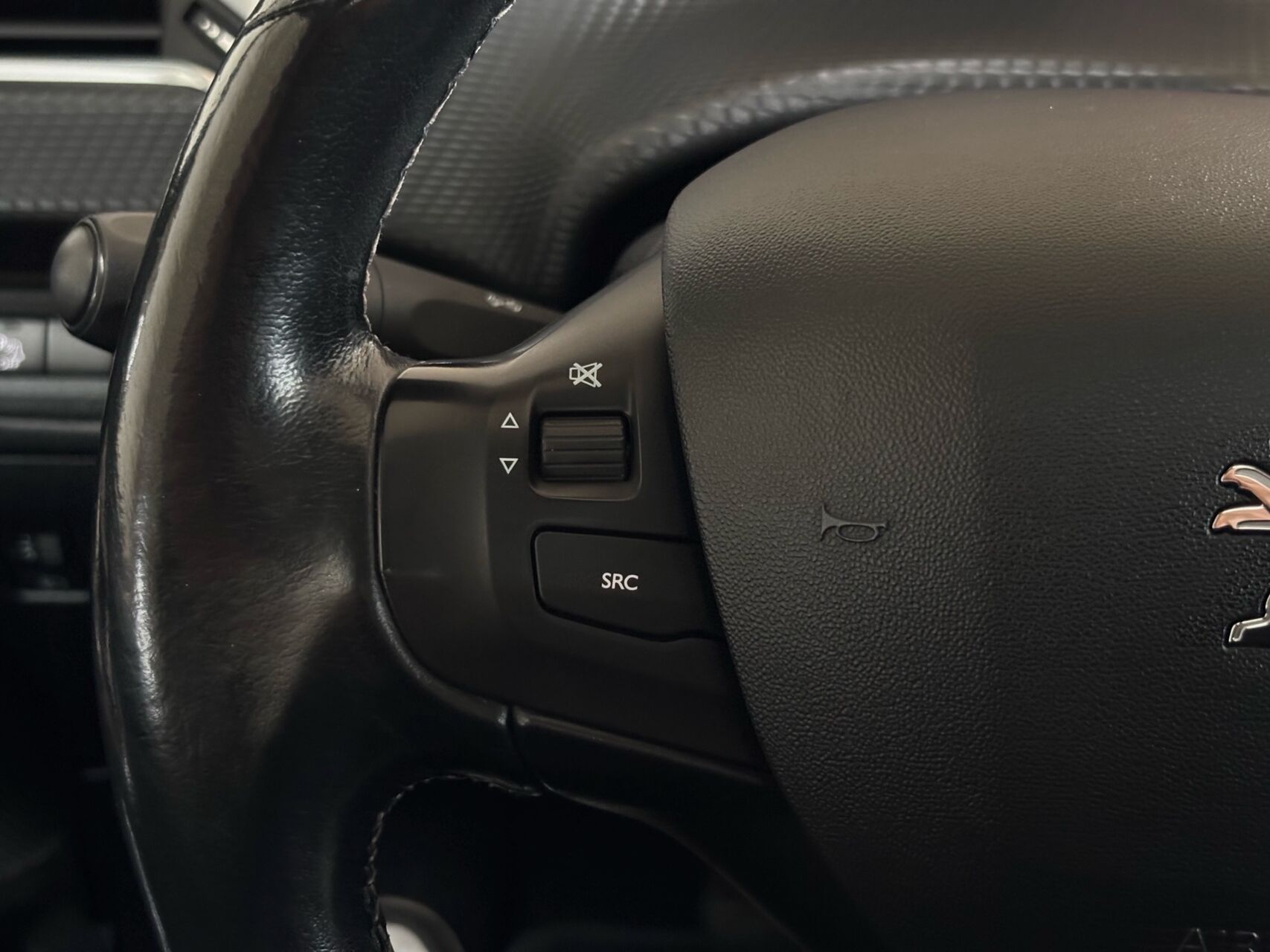 Billede af Peugeot 2008 1,2 e-THP Allure EAT6 110HK 5d 6g Aut.