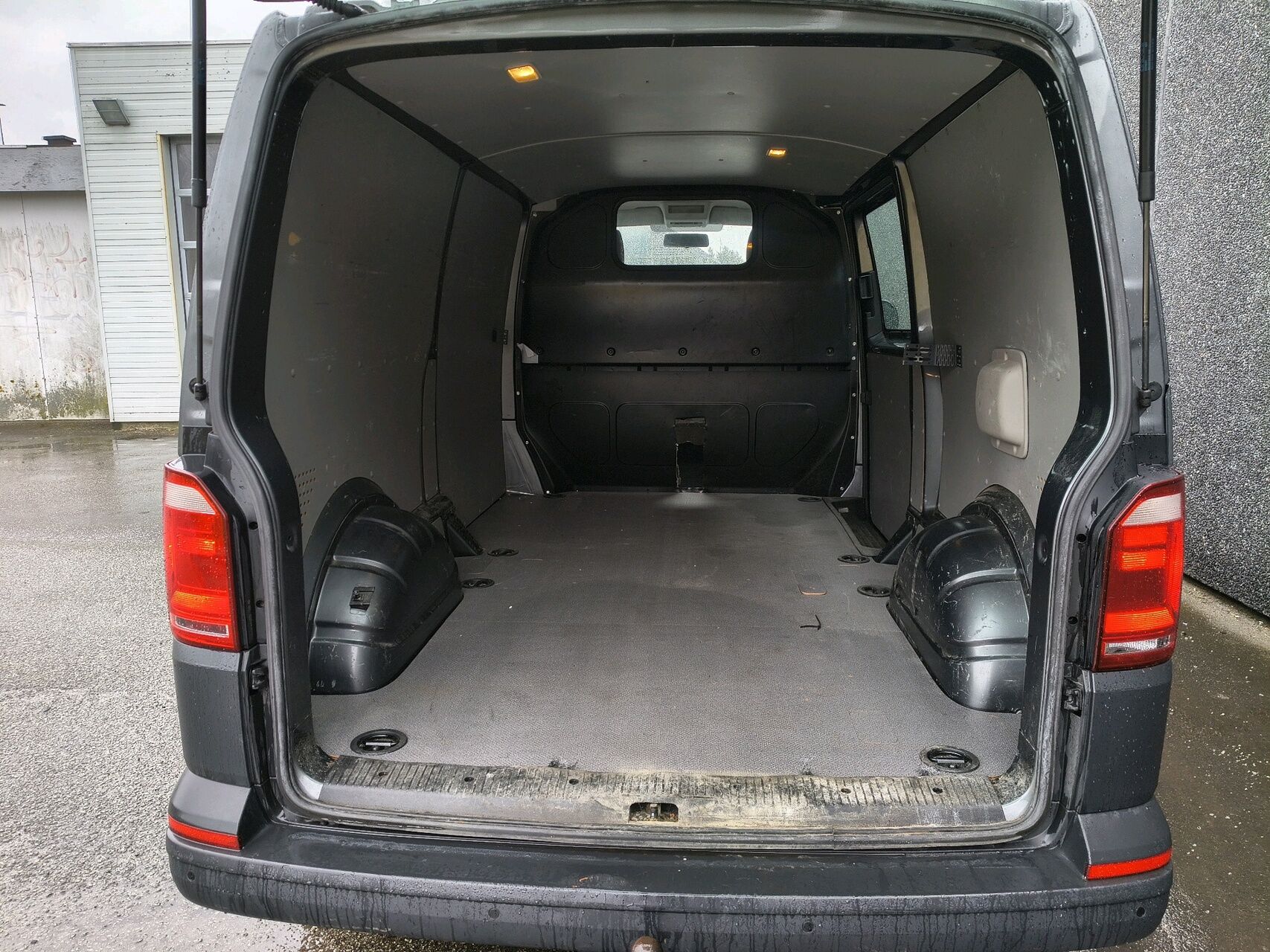 Billede af VW Transporter Lang 2,0 TDI BMT DSG 150HK Van 7g Aut.