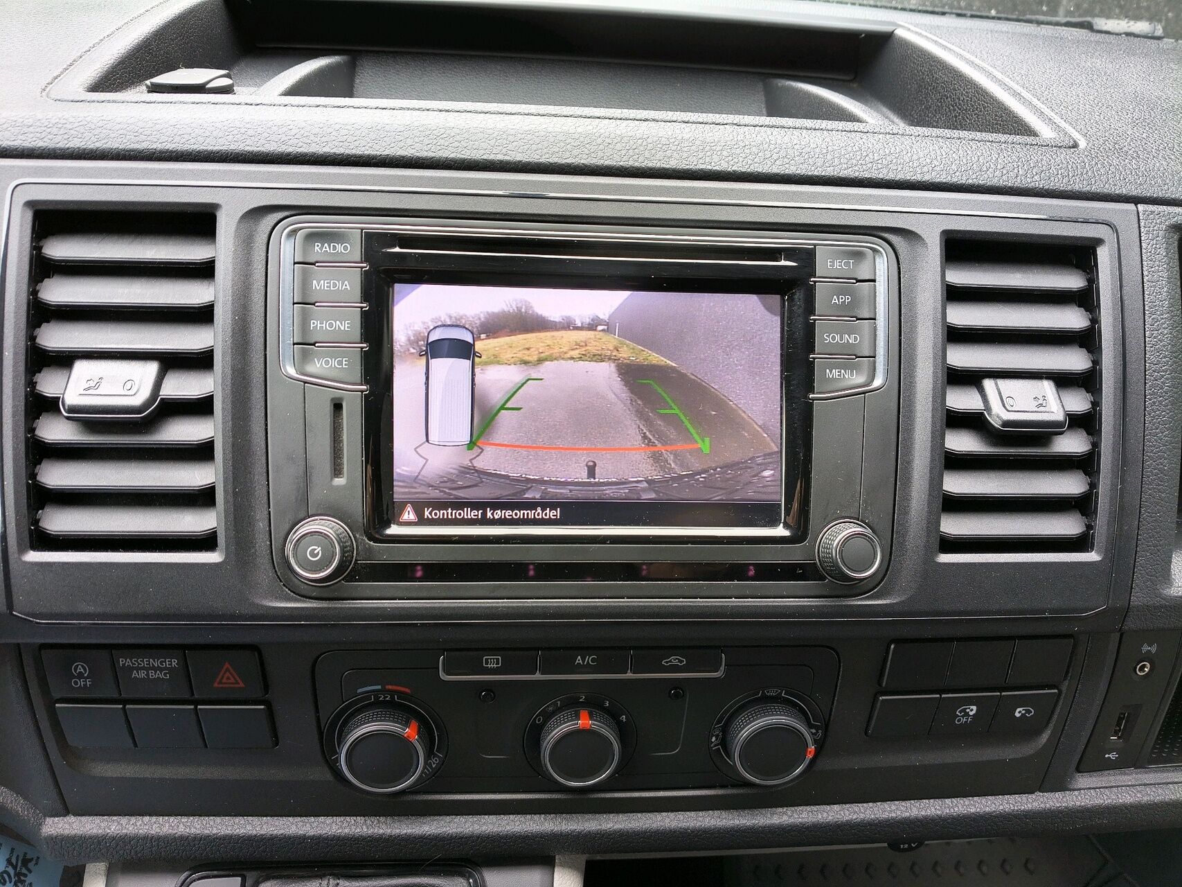 Billede af VW Transporter Lang 2,0 TDI BMT DSG 150HK Van 7g Aut.