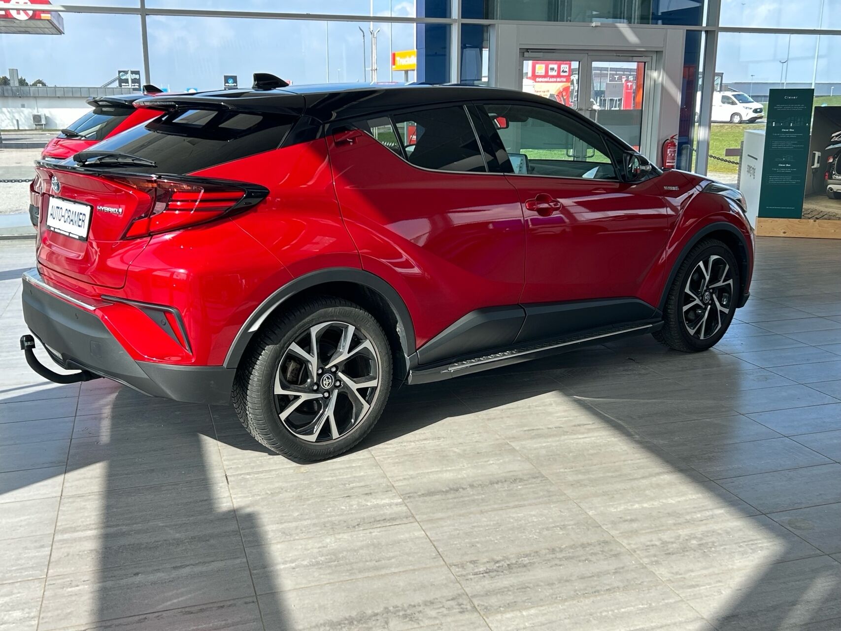 Billede af Toyota C-HR 1,8 Hybrid C-LUB Premium Multidrive S 122HK 5d Aut.