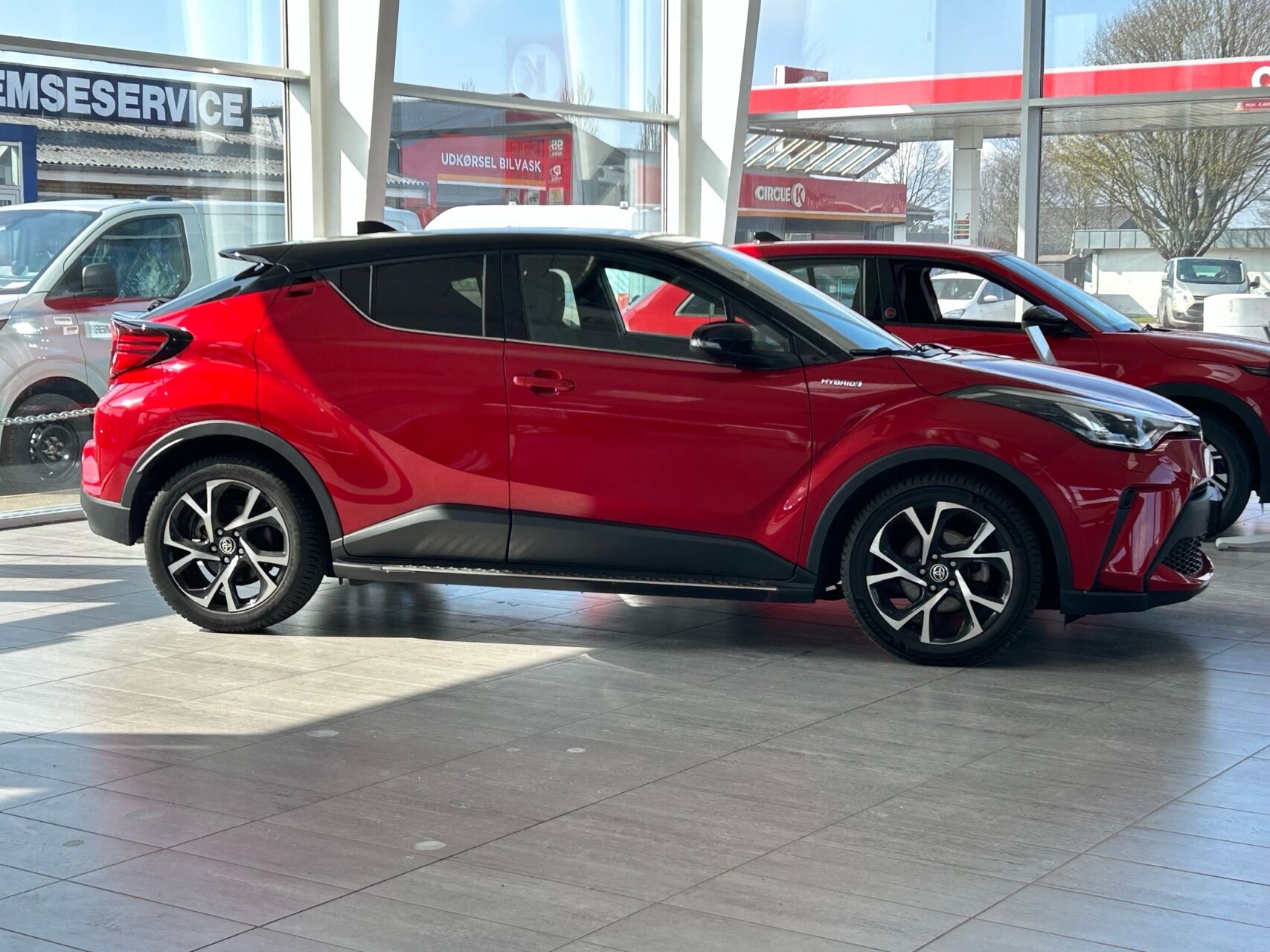 Billede af Toyota C-HR 1,8 Hybrid C-LUB Premium Multidrive S 122HK 5d Aut.
