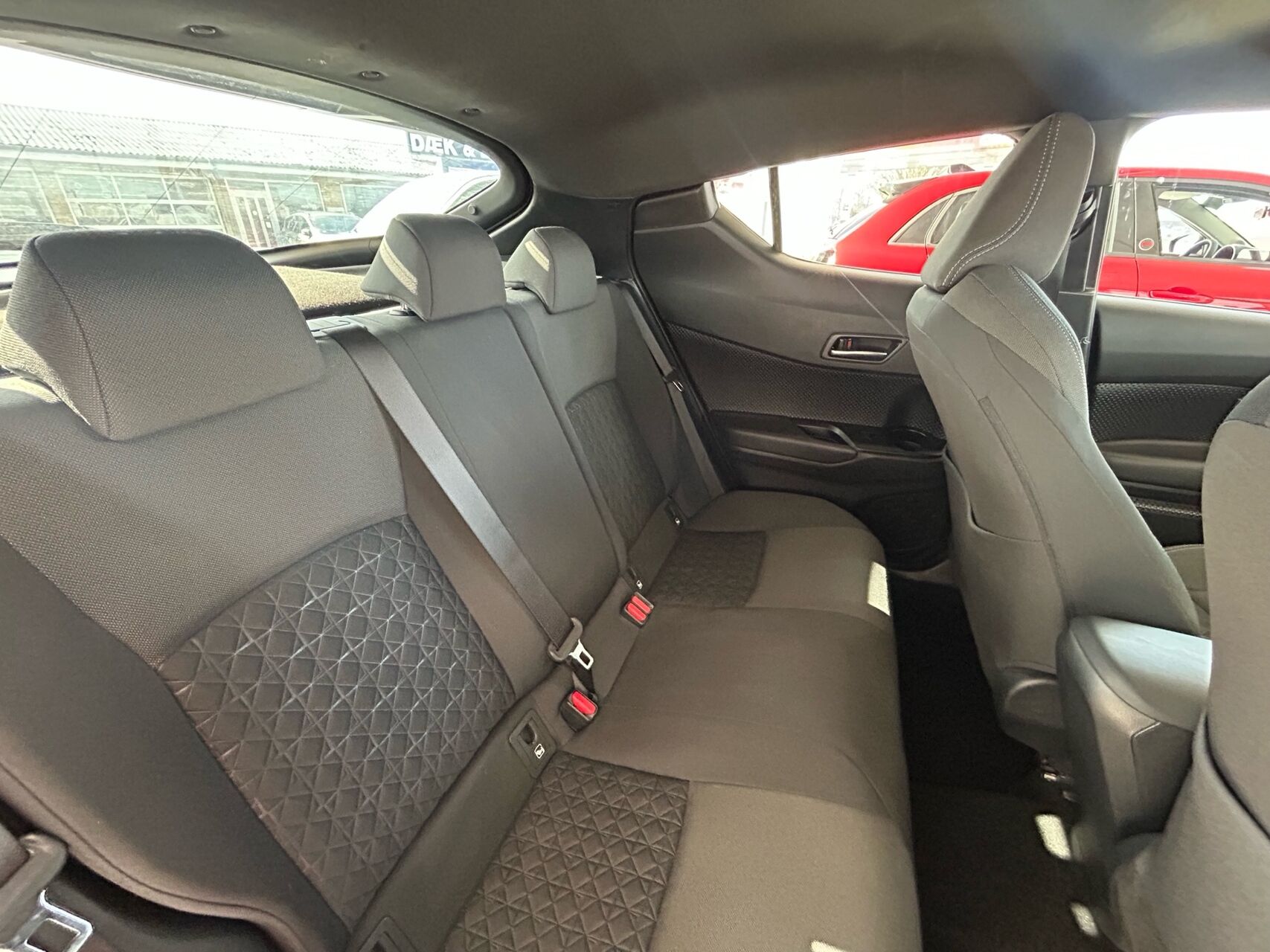 Billede af Toyota C-HR 1,8 Hybrid C-LUB Premium Multidrive S 122HK 5d Aut.